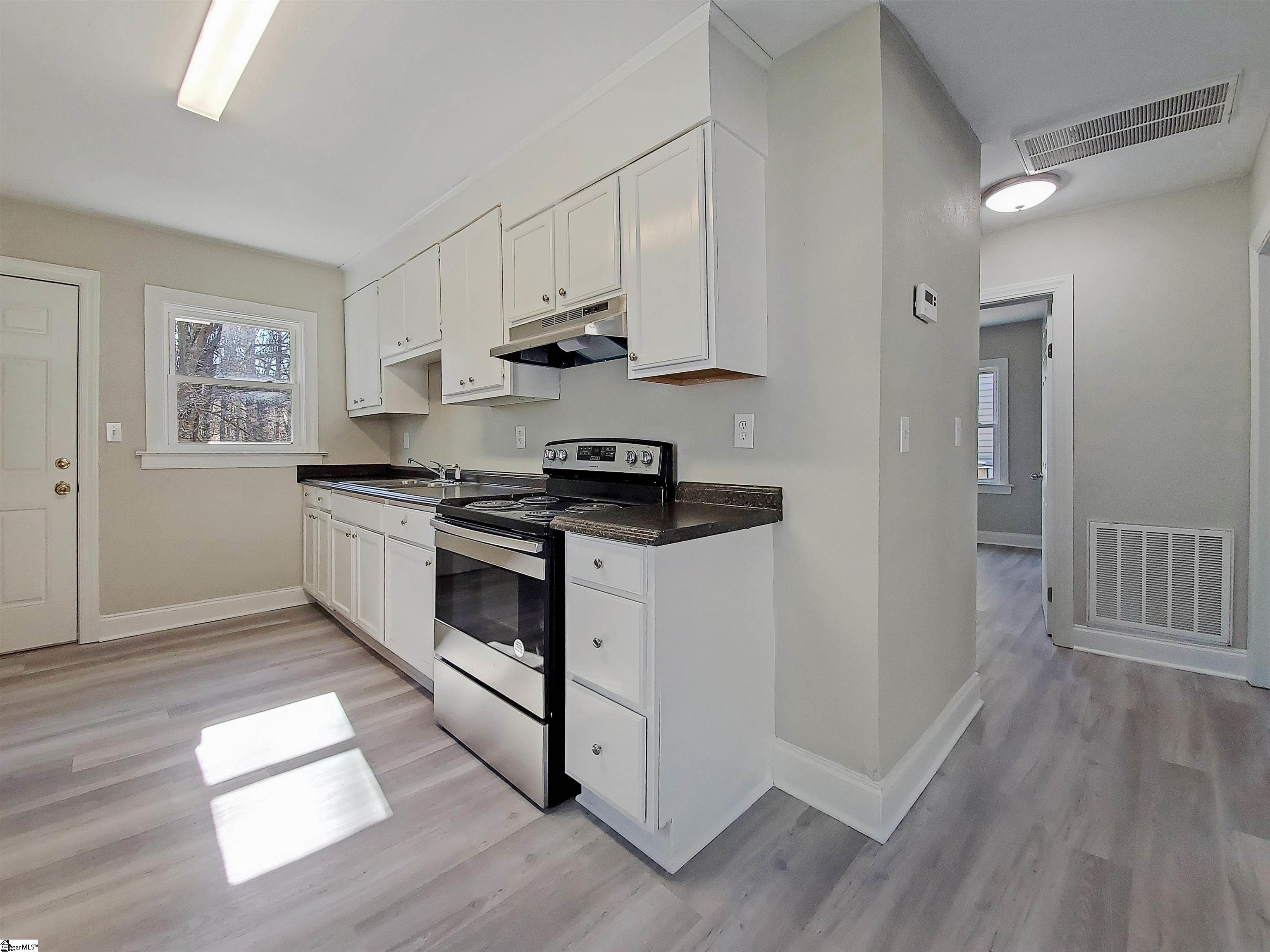 25 Agnew Road Greenville, SC 29611
