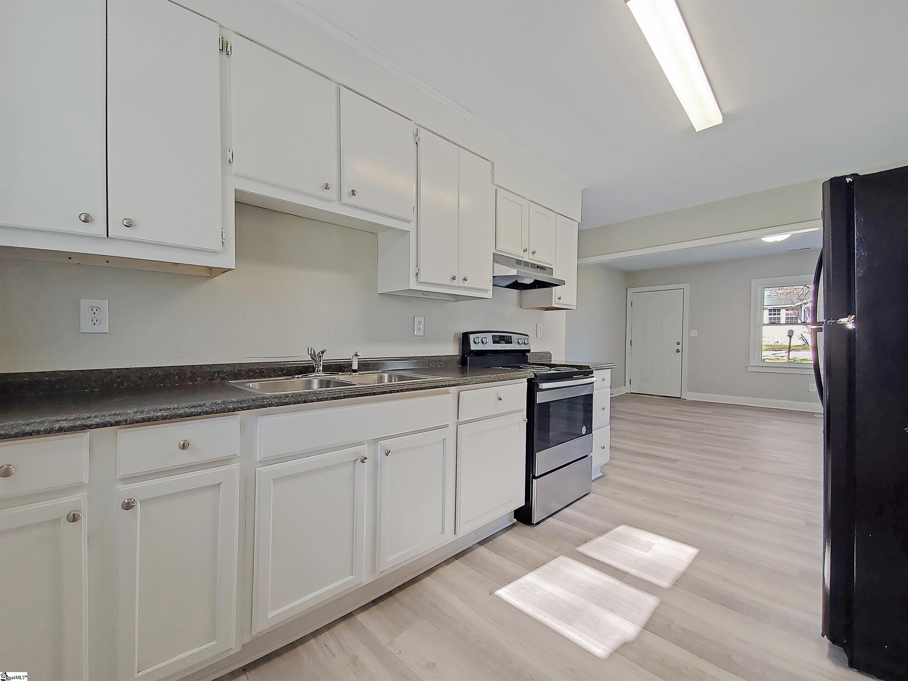 25 Agnew Road Greenville, SC 29611
