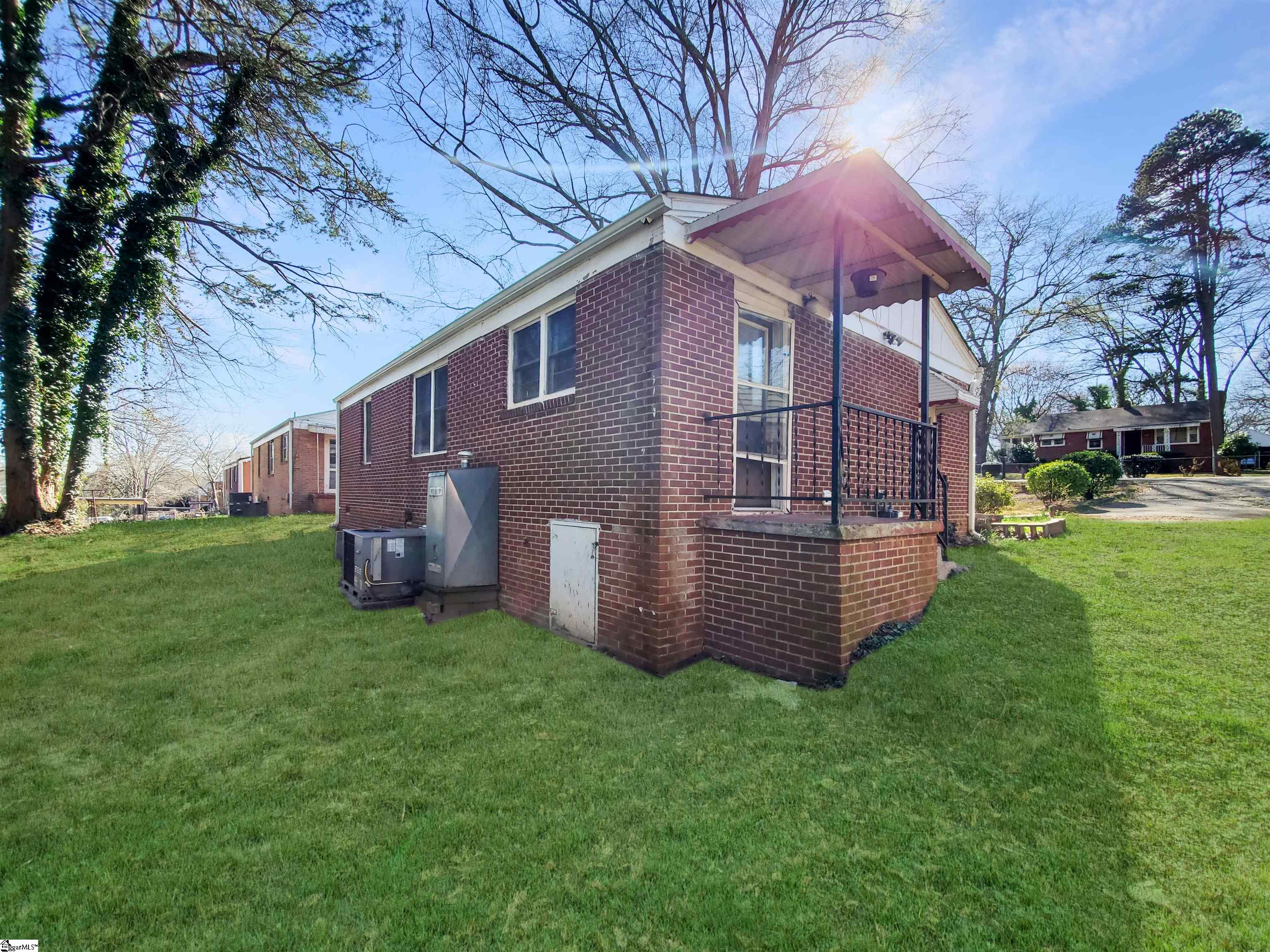 623 Old Augusta Road Greenville, SC 29605