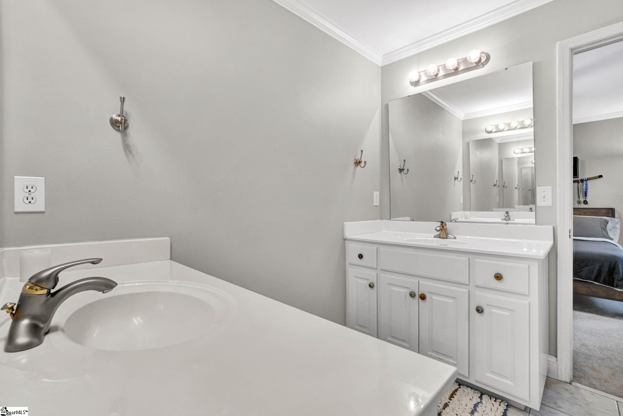 213 Winter Brook Lane Simpsonville, SC 29681