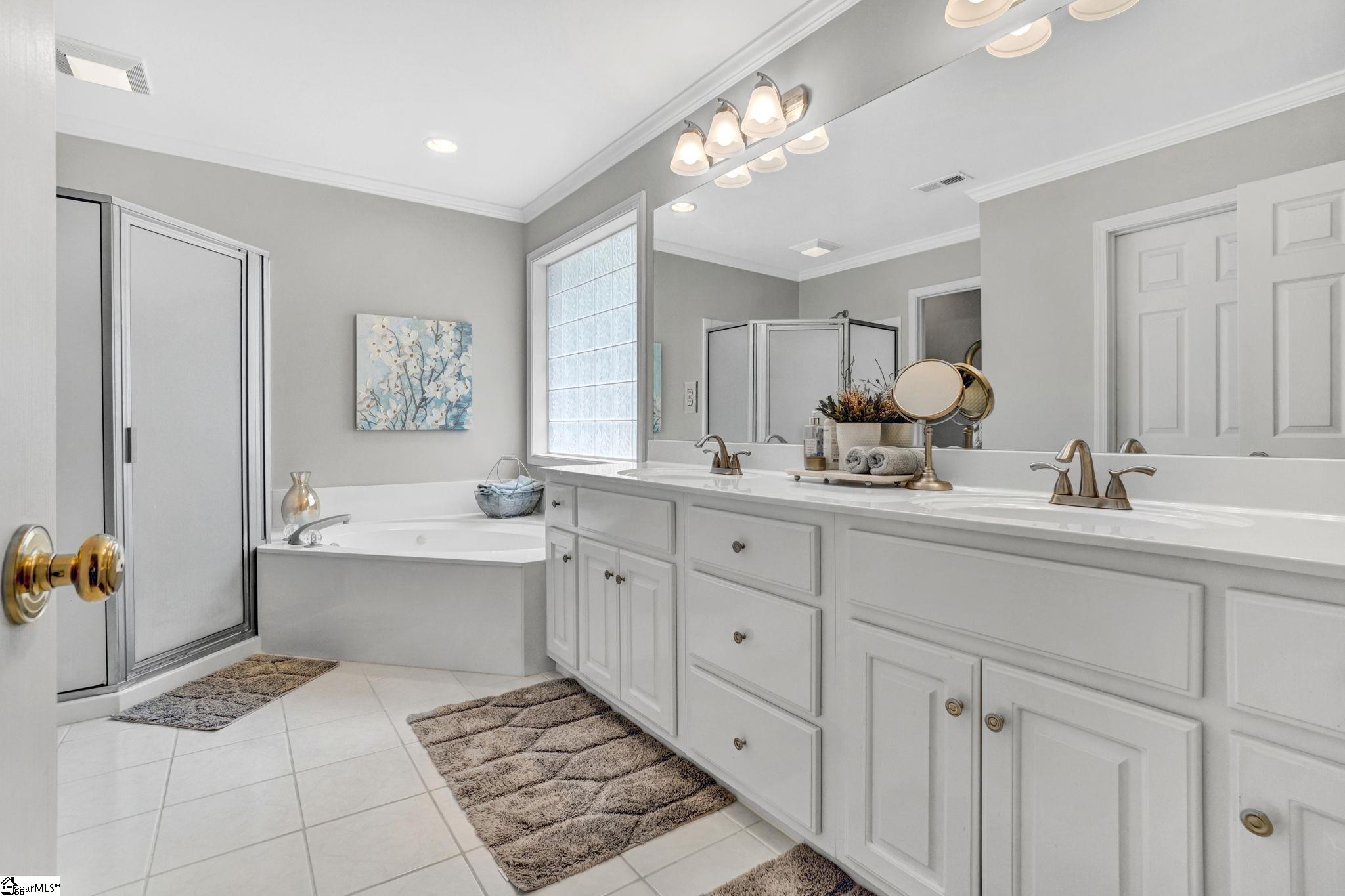 213 Winter Brook Lane Simpsonville, SC 29681