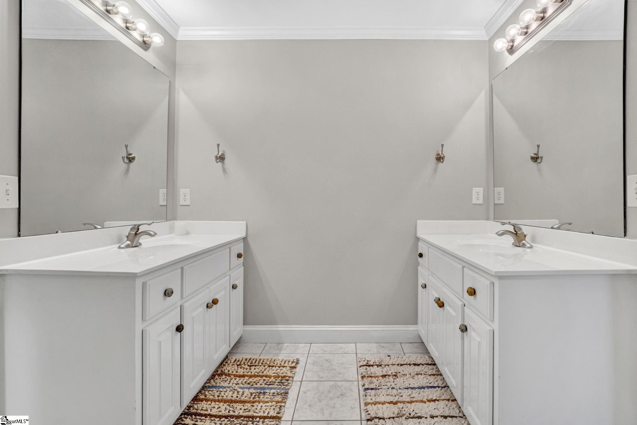213 Winter Brook Lane Simpsonville, SC 29681