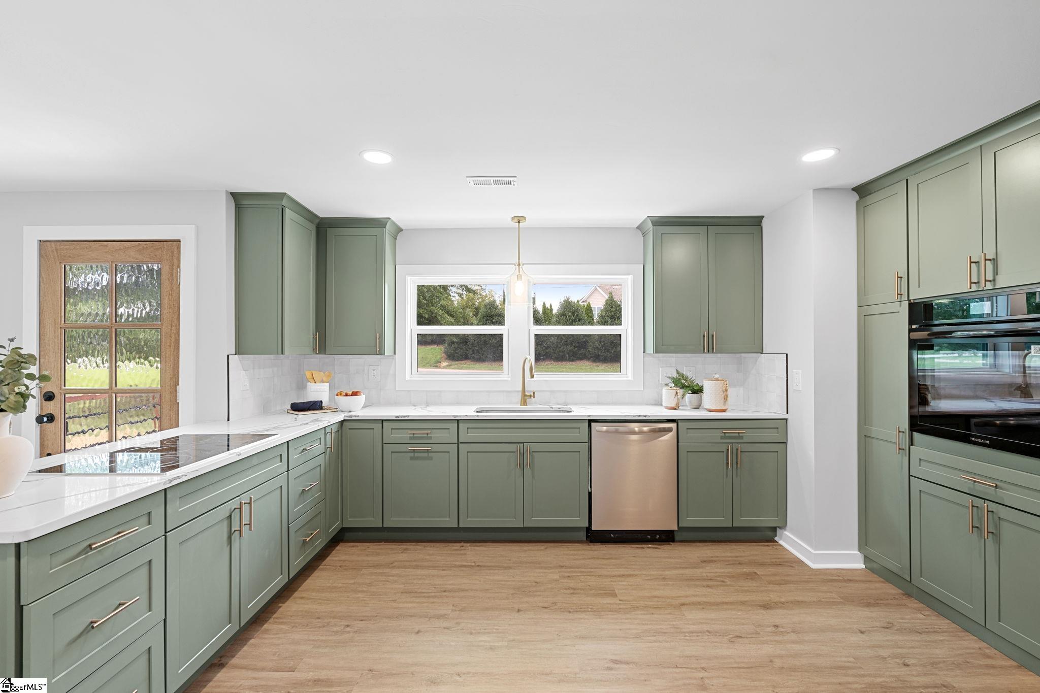 124 Edwards Circle Simpsonville, SC 29681