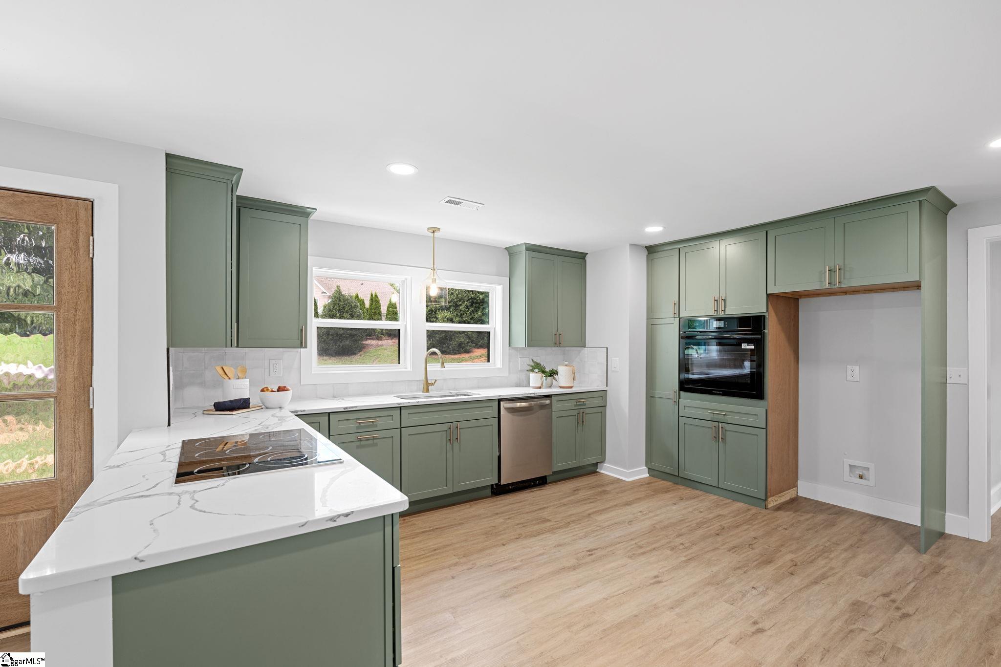 124 Edwards Circle Simpsonville, SC 29681
