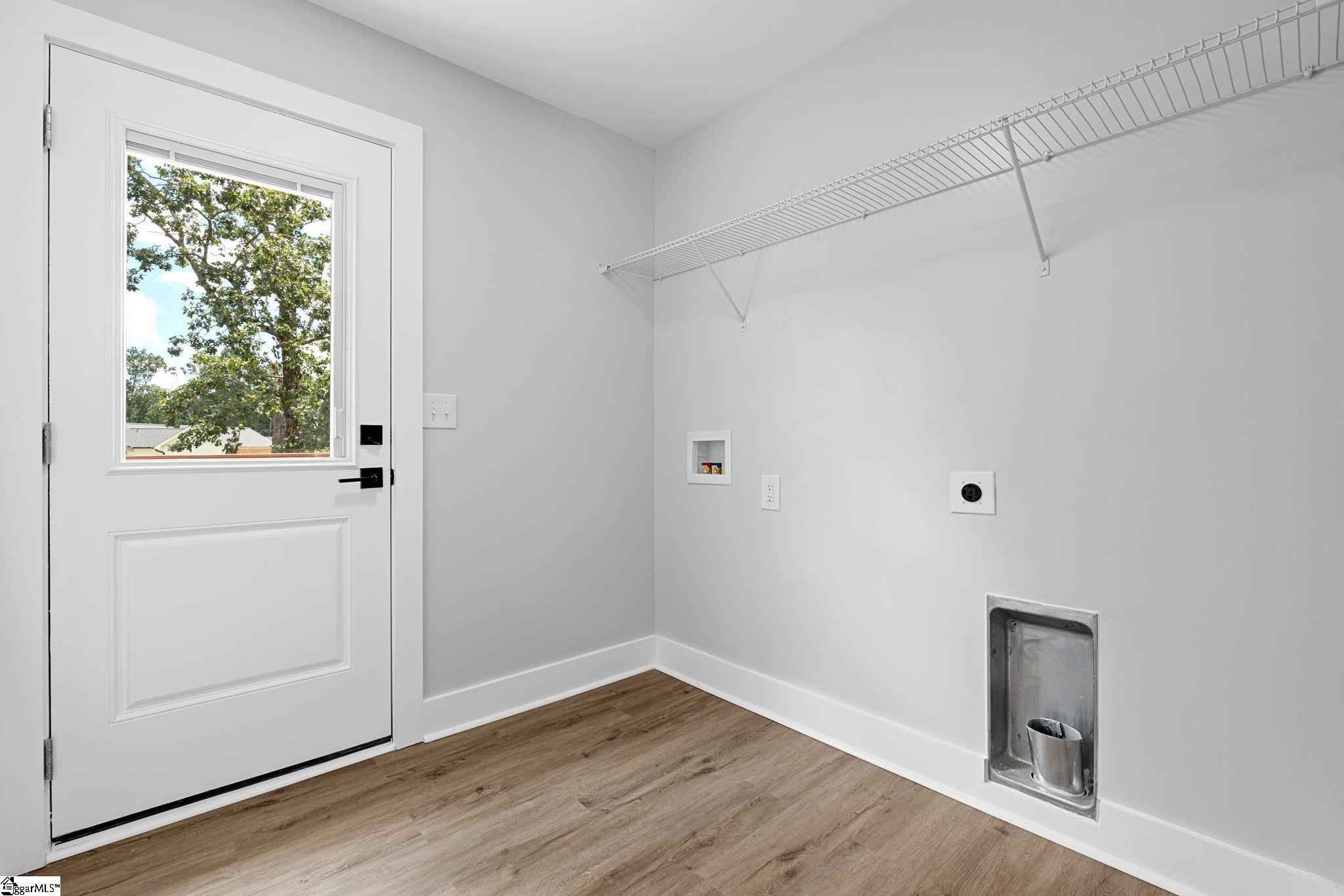124 Edwards Circle Simpsonville, SC 29681