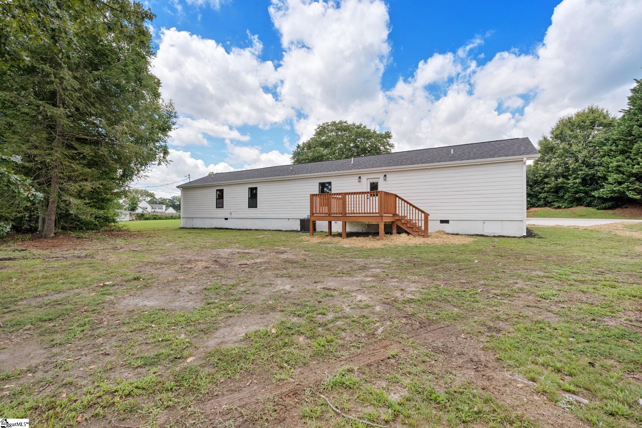 124 Edwards Circle Simpsonville, SC 29681