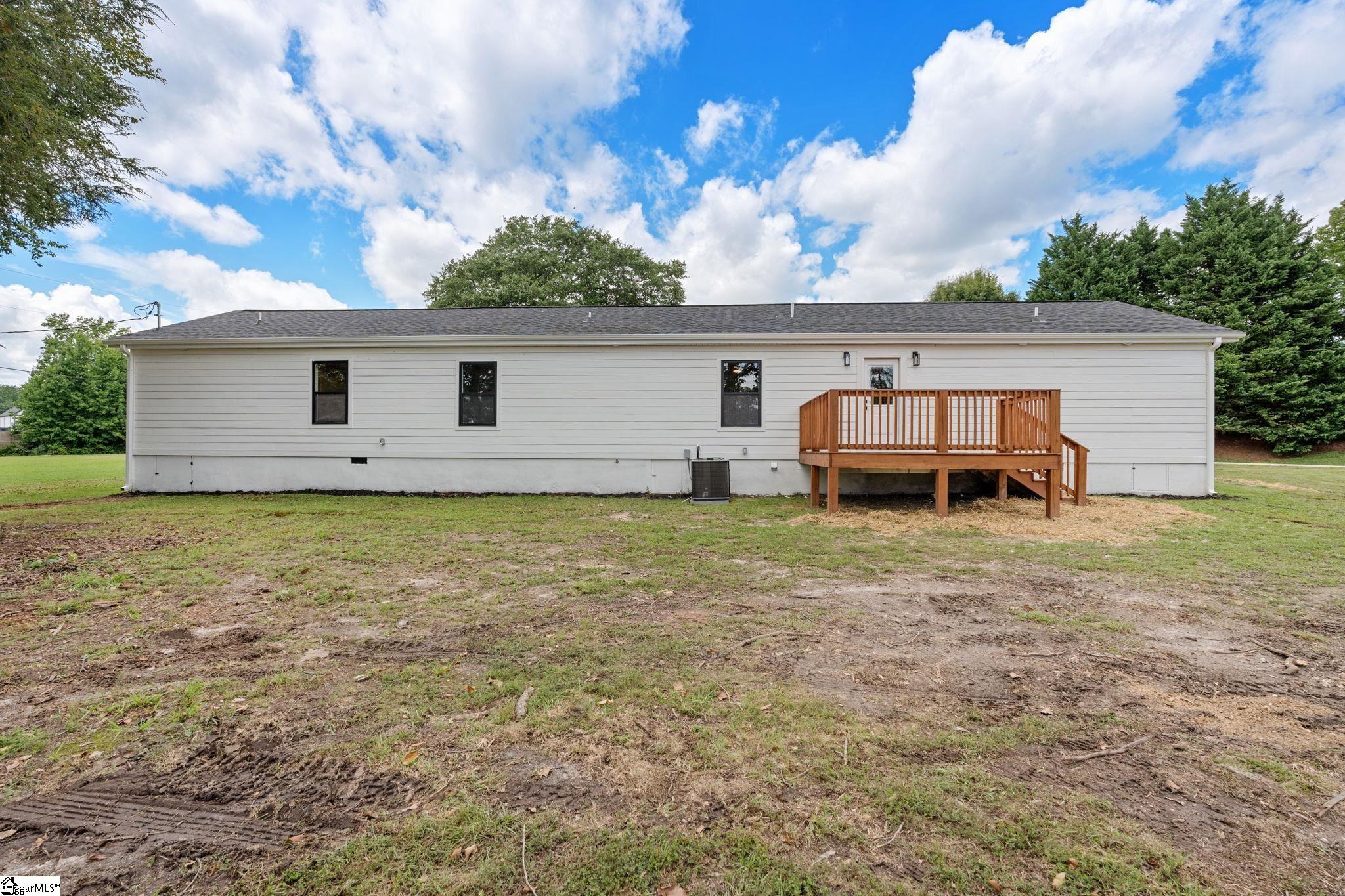124 Edwards Circle Simpsonville, SC 29681