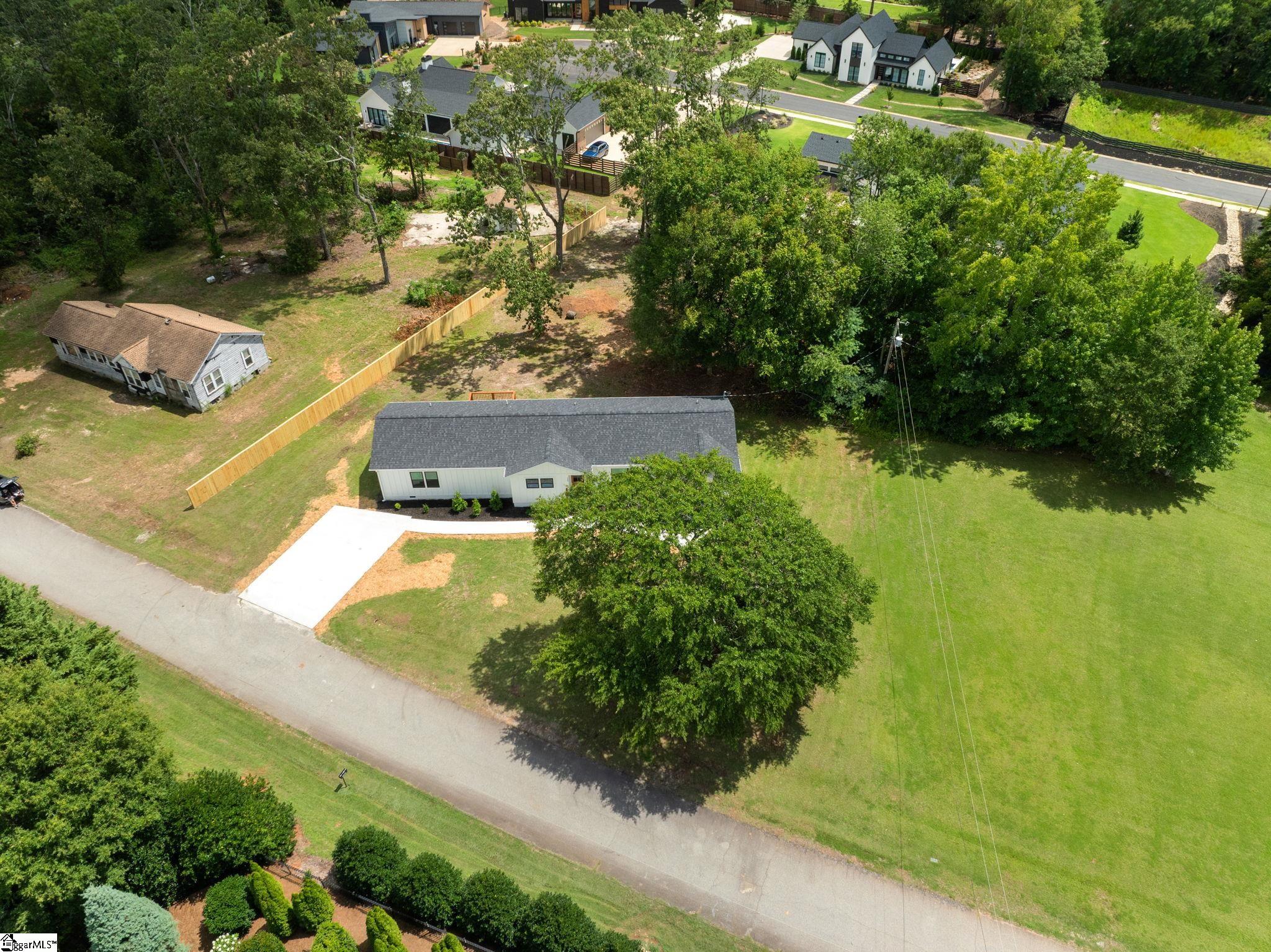 124 Edwards Circle Simpsonville, SC 29681