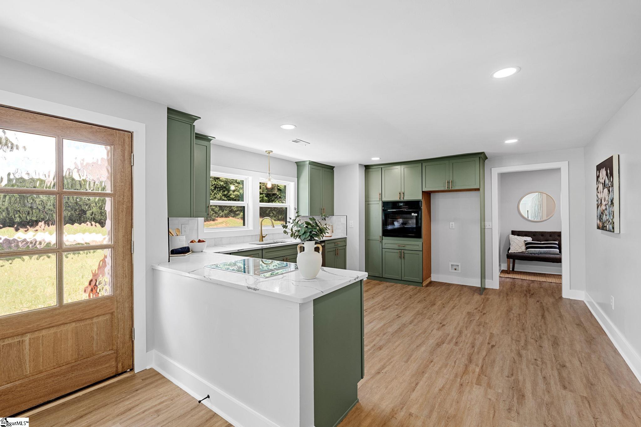 124 Edwards Circle Simpsonville, SC 29681
