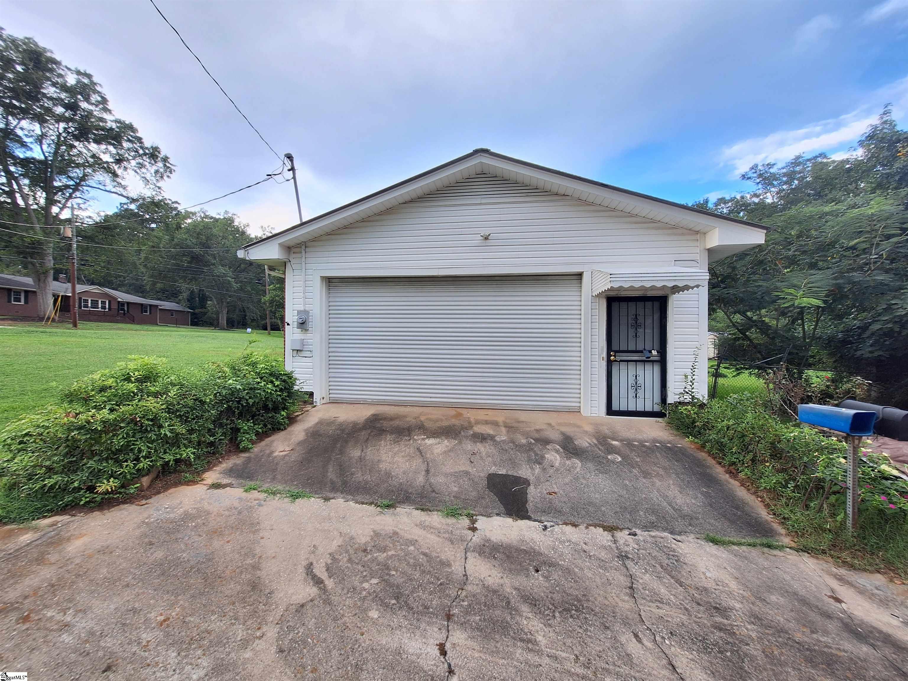 107 Pine Road Laurens, SC 29360