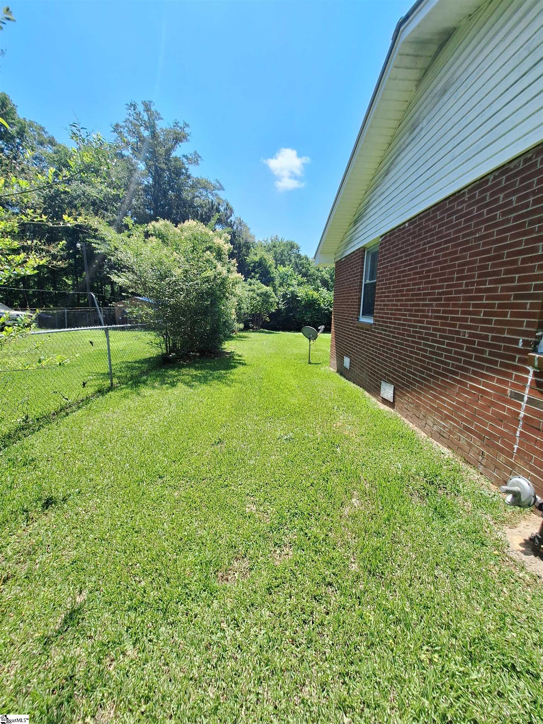 107 Pine Road Laurens, SC 29360