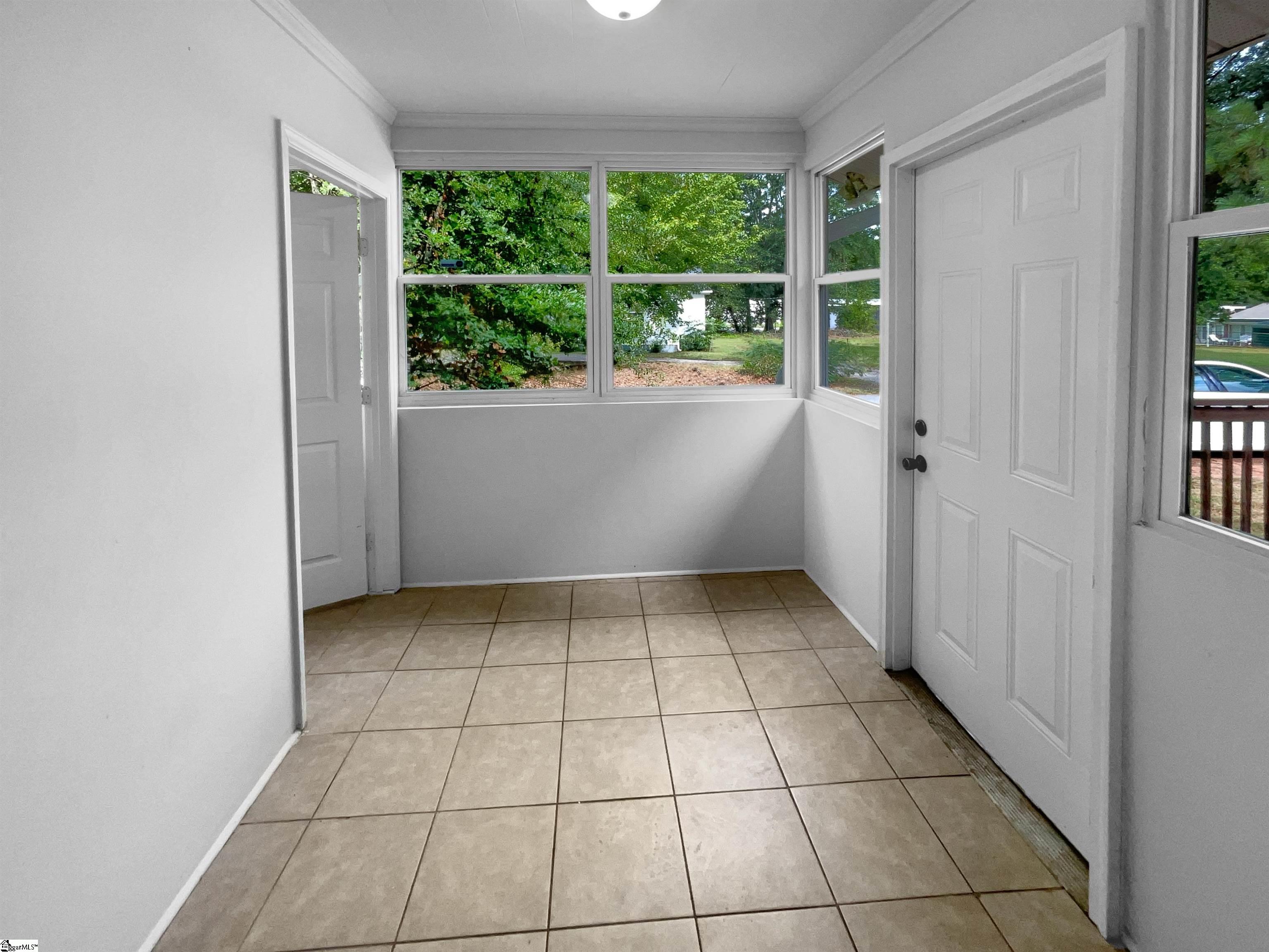 2375 S Pine Street Spartanburg, SC 29302