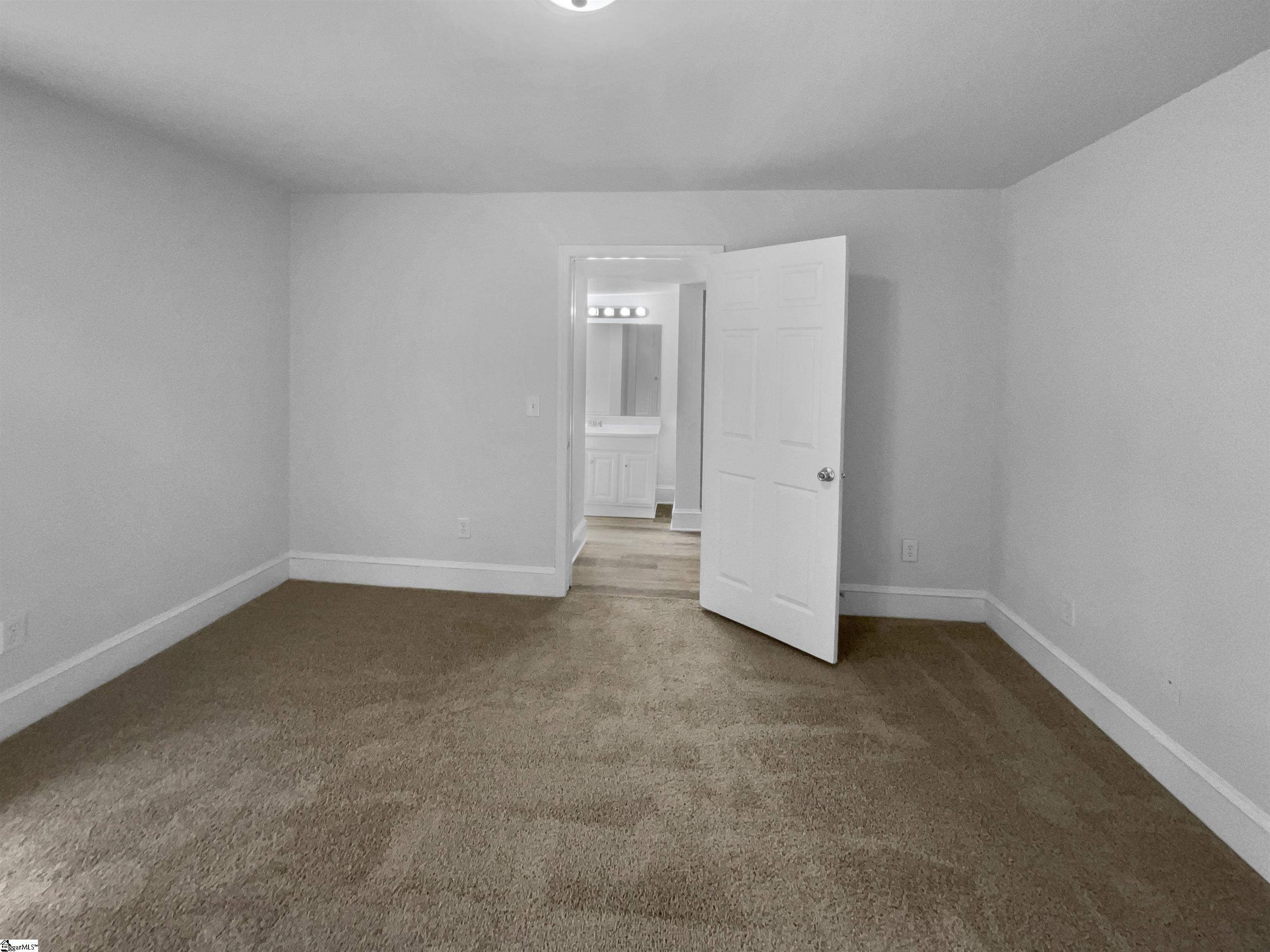 2375 S Pine Street Spartanburg, SC 29302