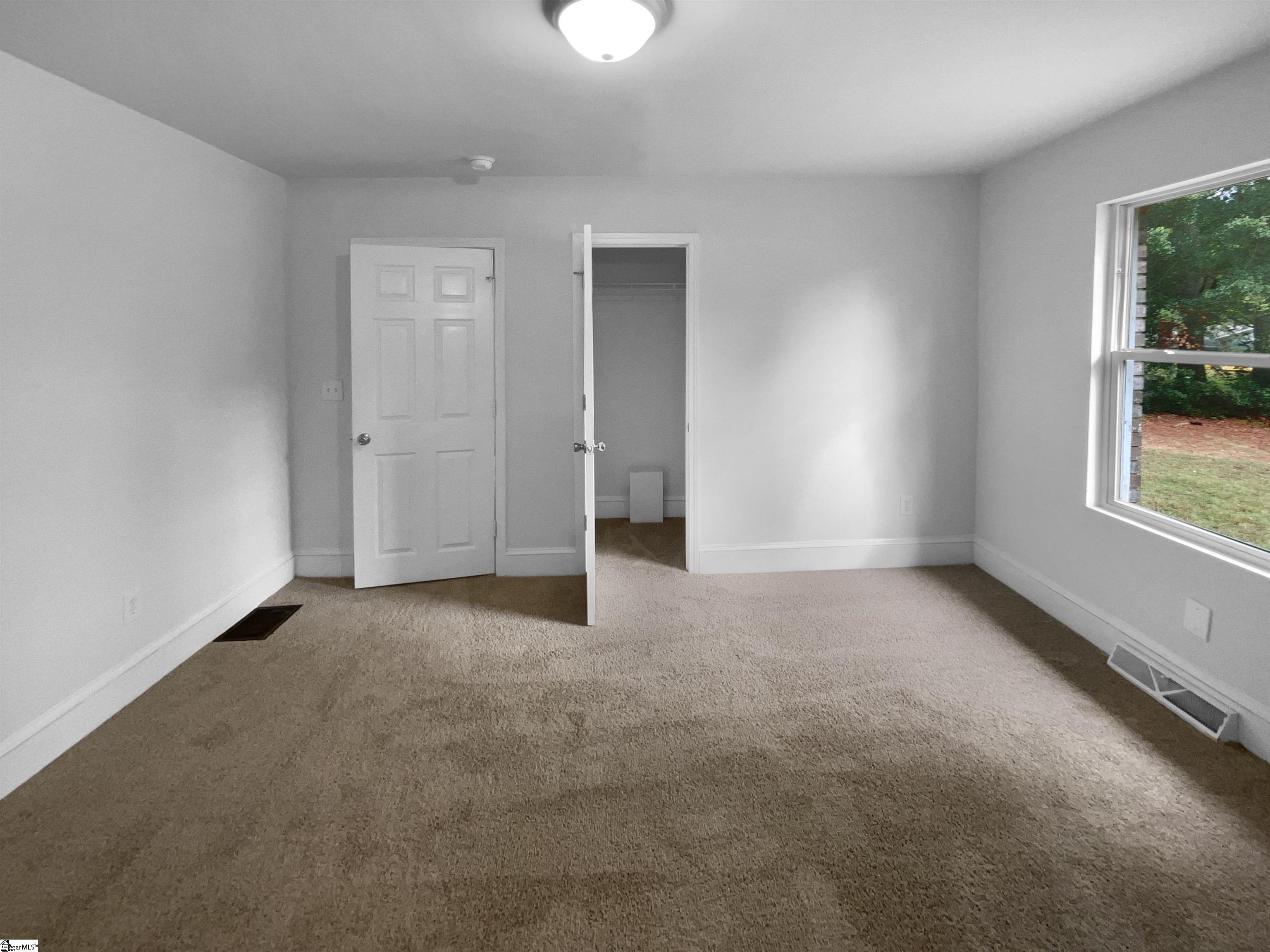 2375 S Pine Street Spartanburg, SC 29302