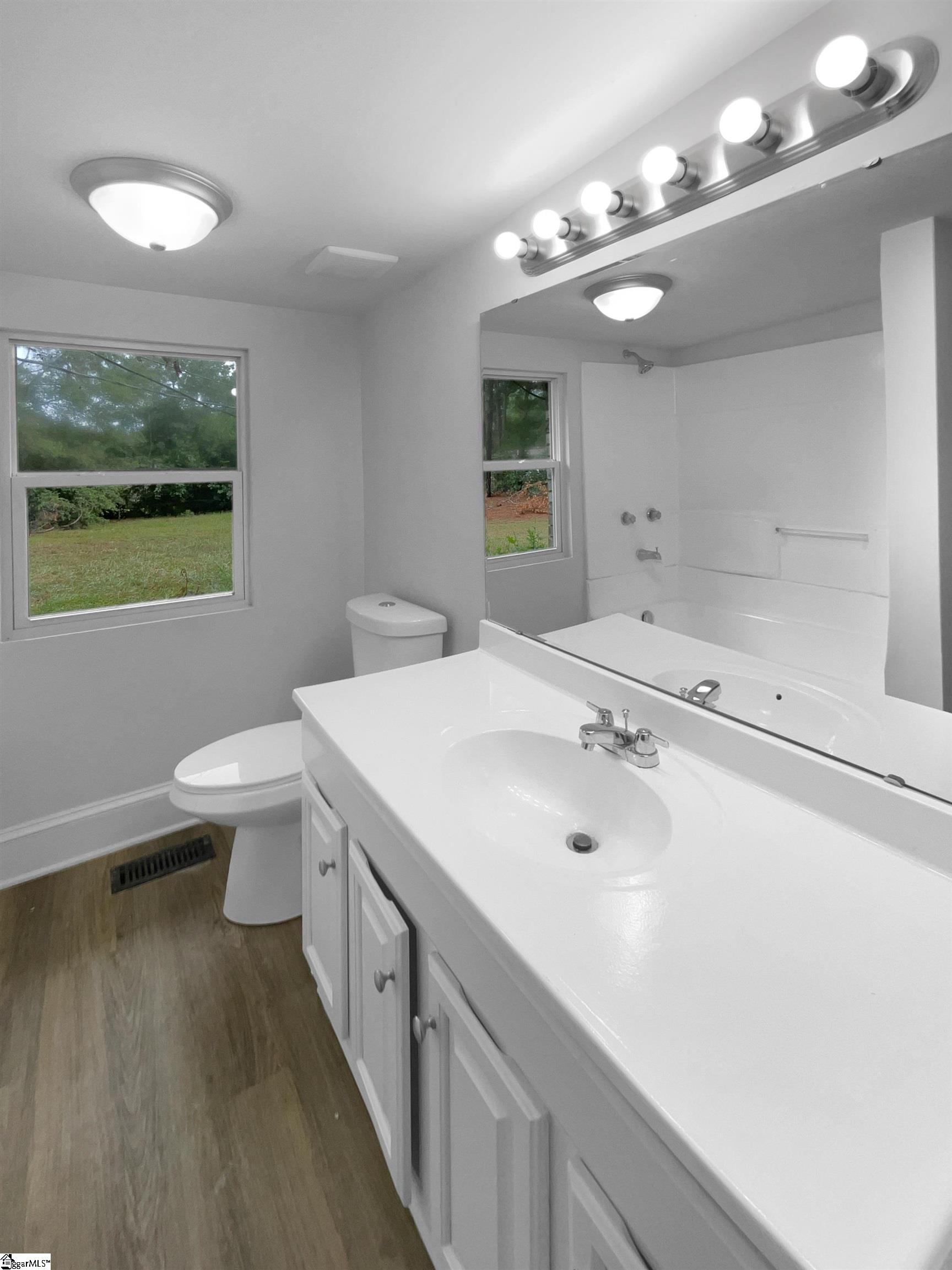 2375 S Pine Street Spartanburg, SC 29302