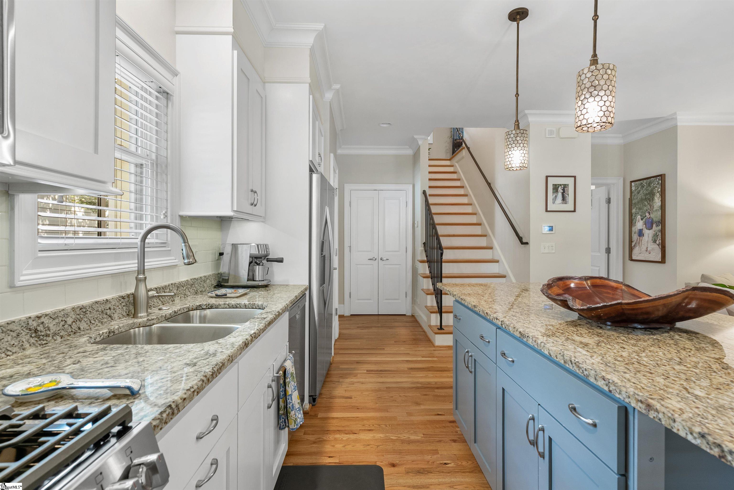 4 Asbury Avenue Greenville, SC 29601