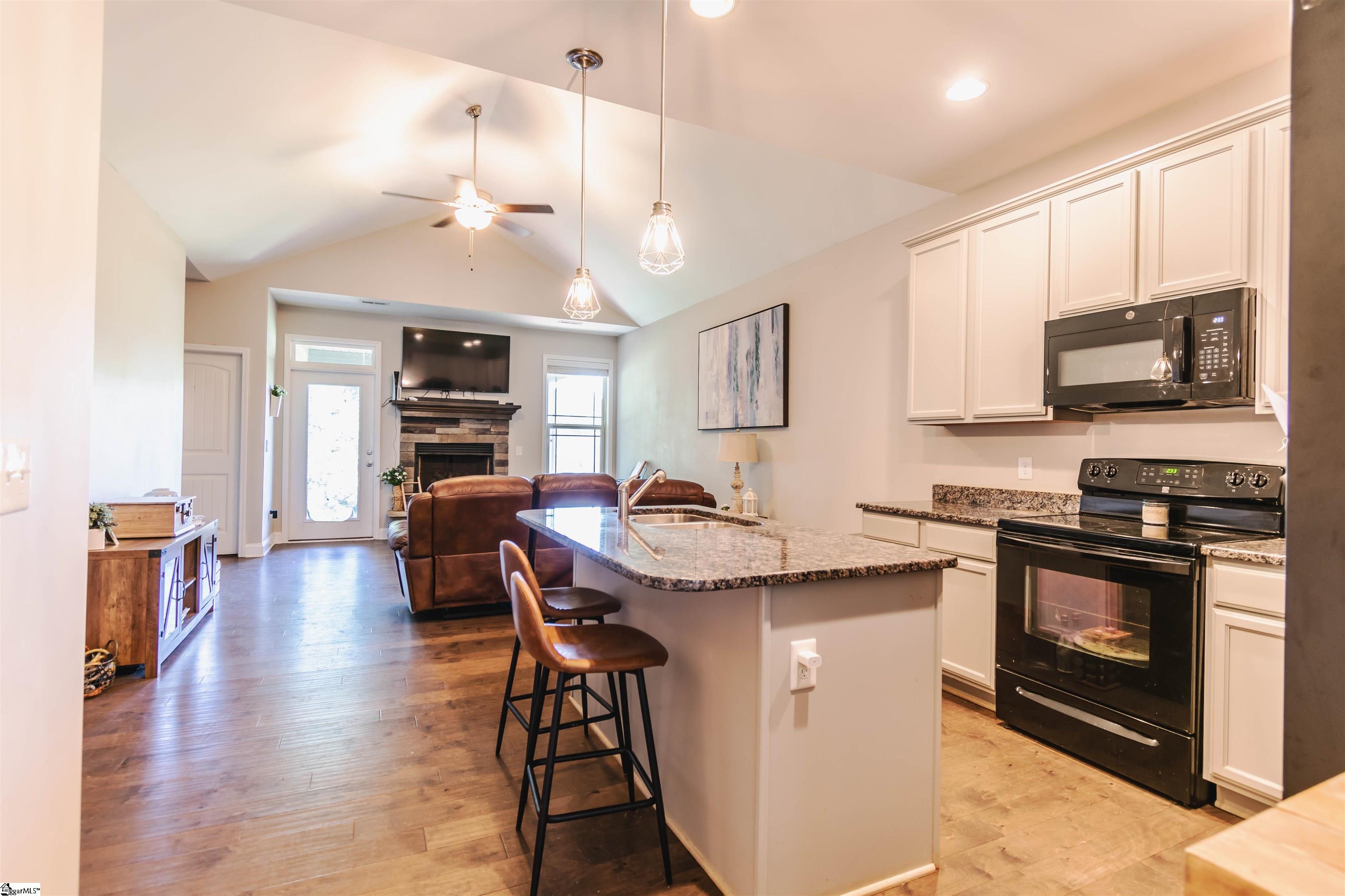 189 Bur Oak Drive Taylors, SC 29687