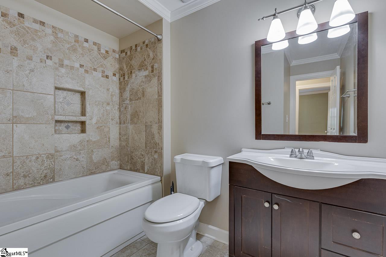 127 Country Glen Pelzer, SC 29669
