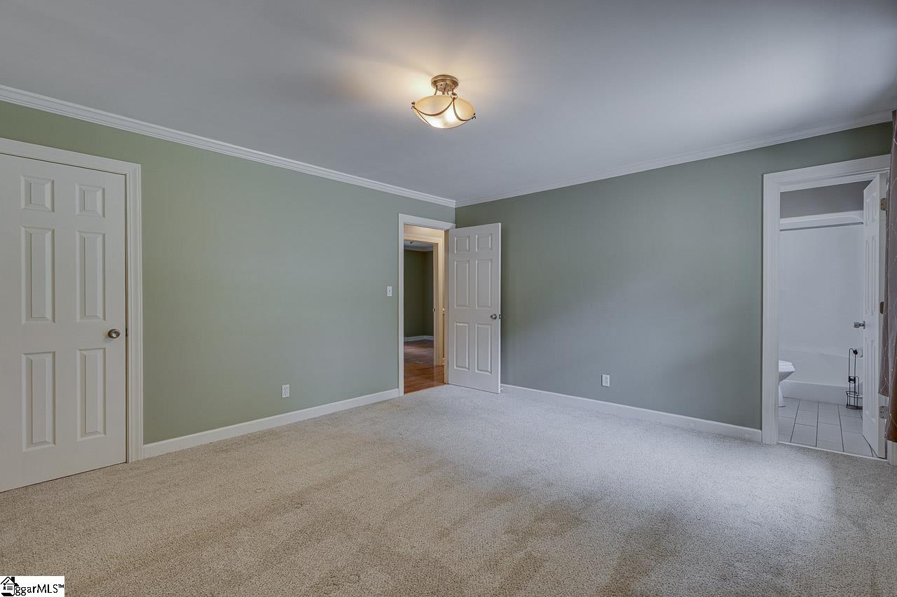 127 Country Glen Pelzer, SC 29669