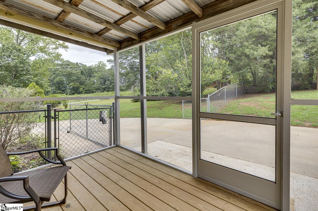 127 Country Glen Pelzer, SC 29669