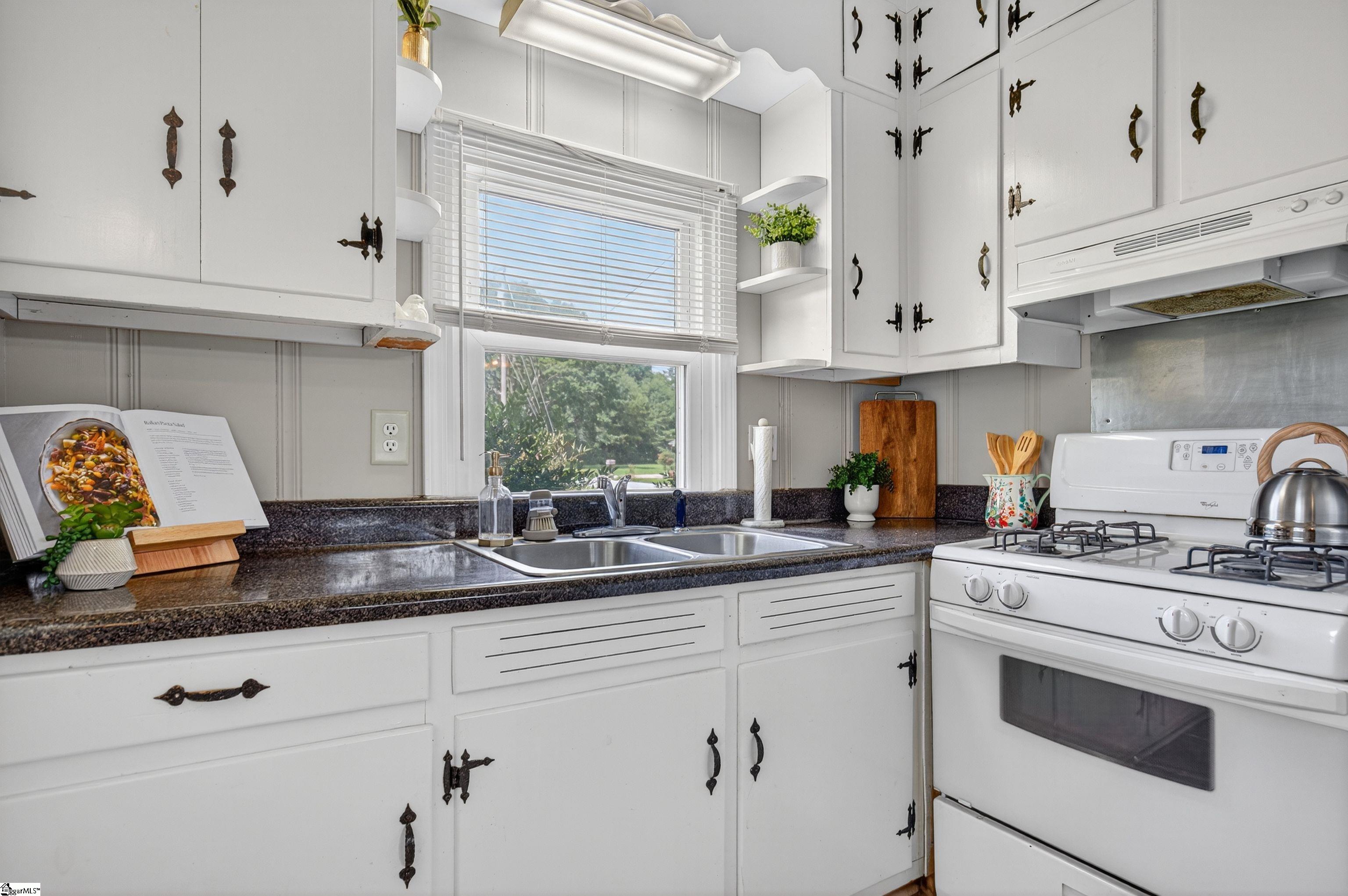 200 Hipps Avenue Simpsonville, SC 29681