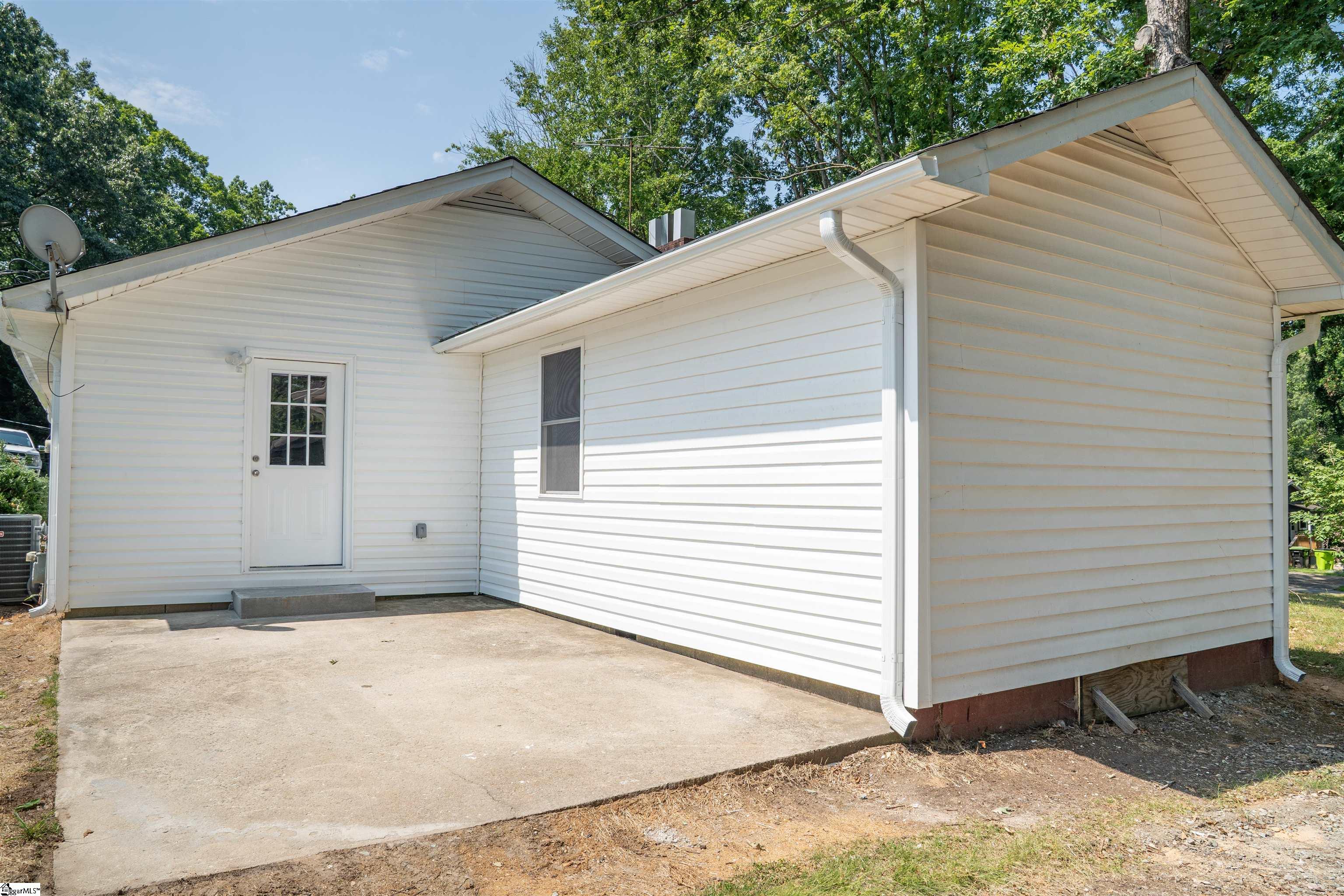 113 Oakleaf Drive Landrum, SC 29356-1710