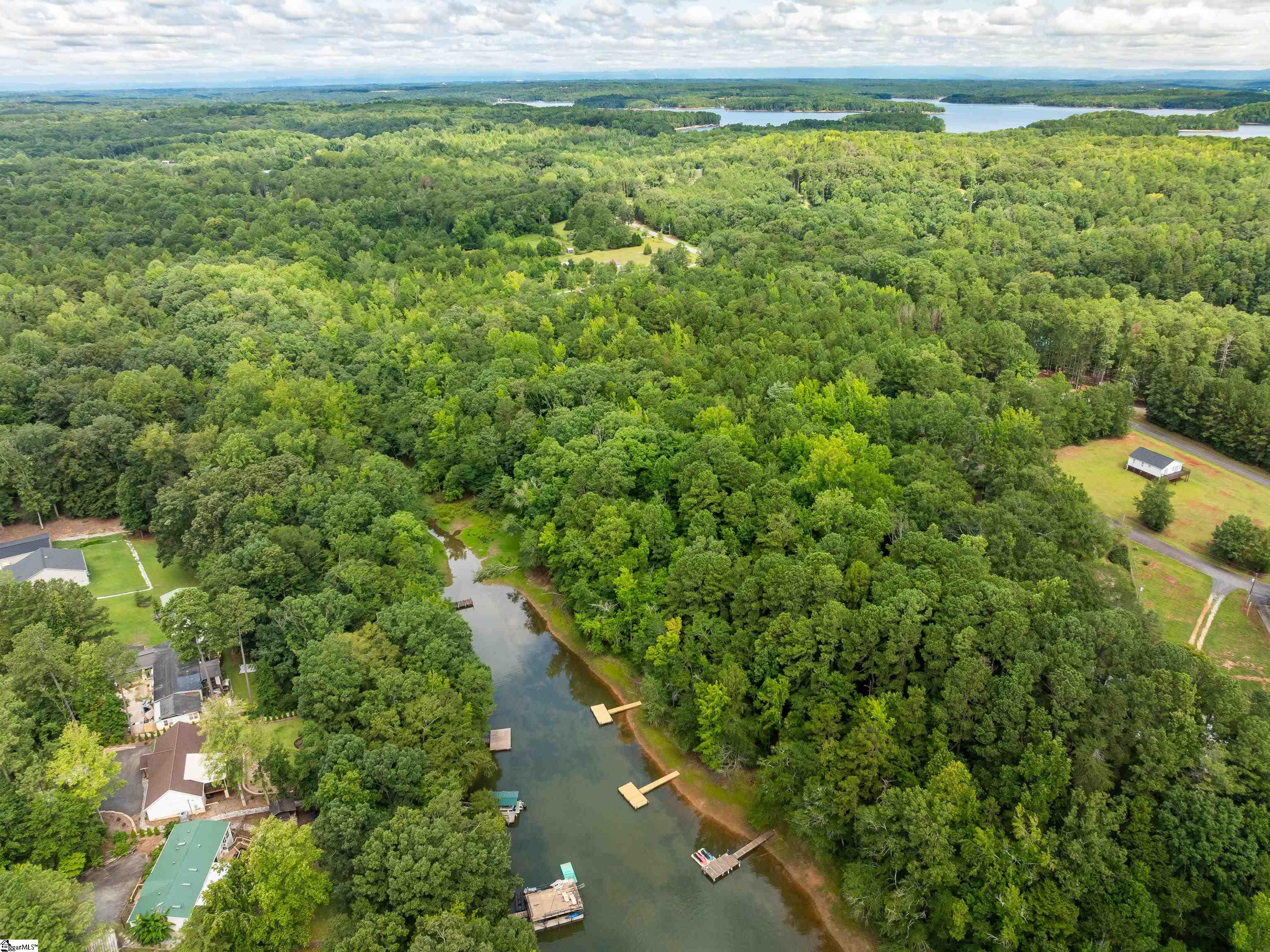 01 Pinetree Road Townville, SC 29689