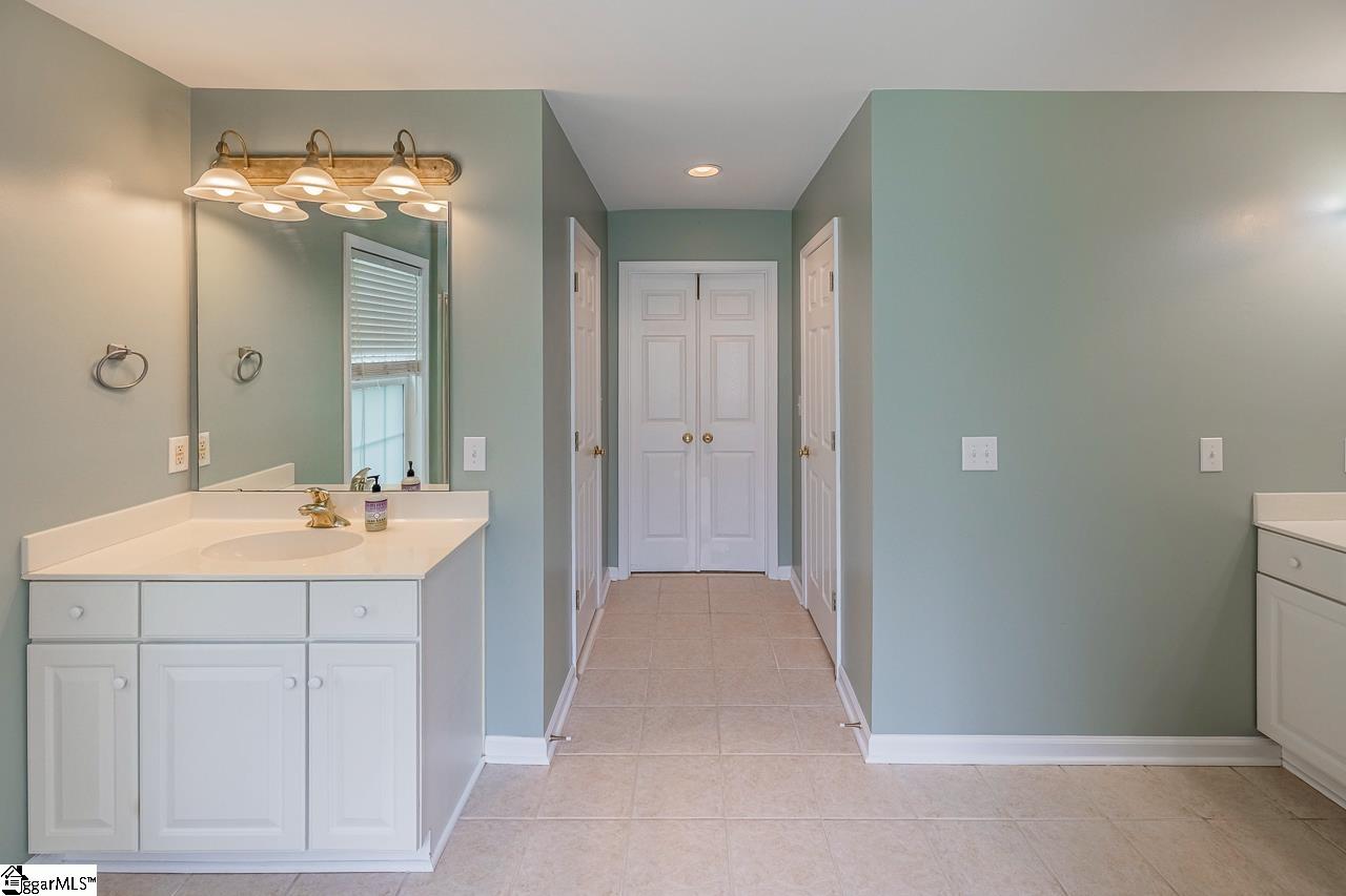 203 Crown Empire Court Simpsonville, SC 29681