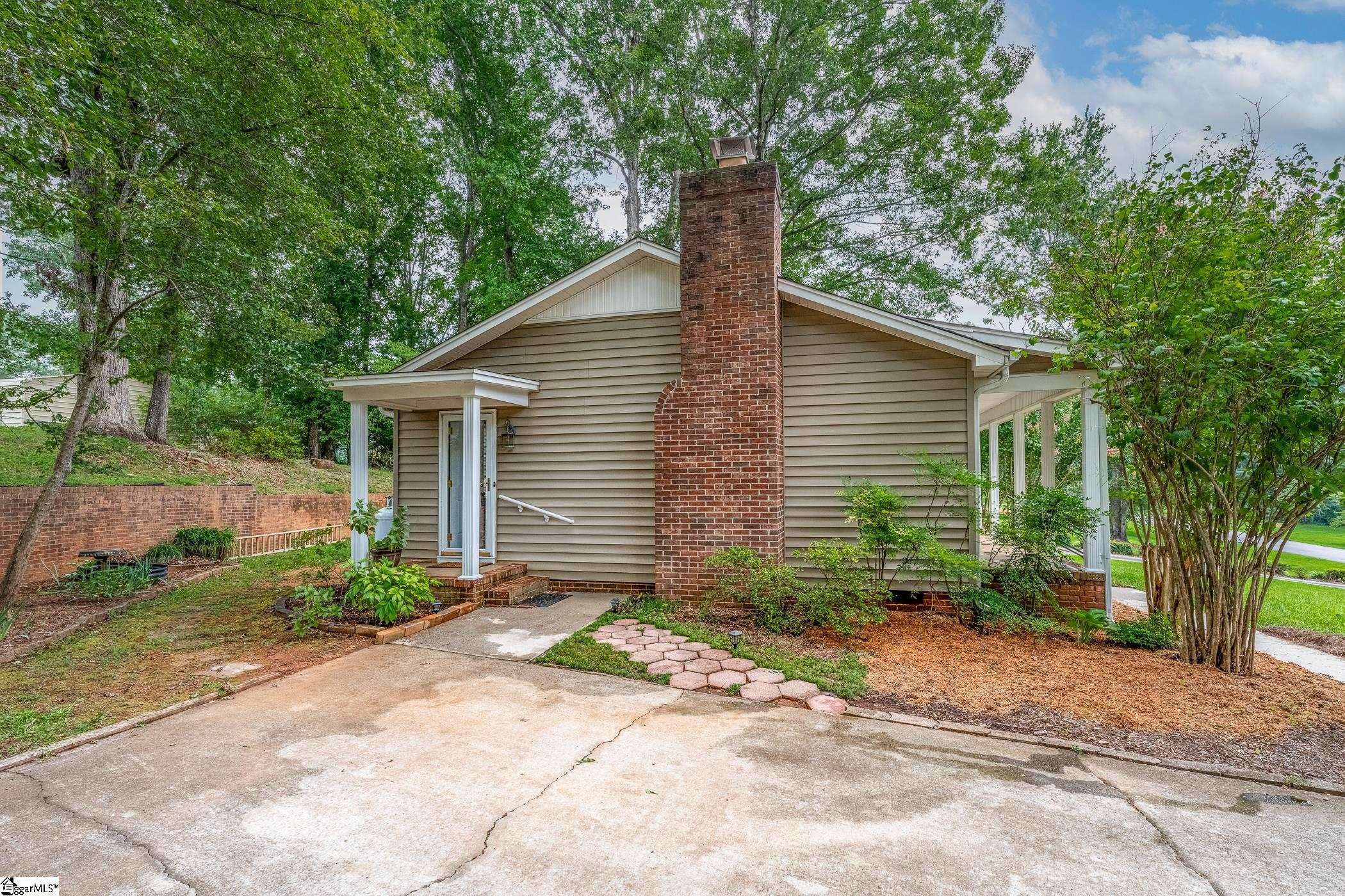 11 Dell Circle Travelers Rest, SC 29690