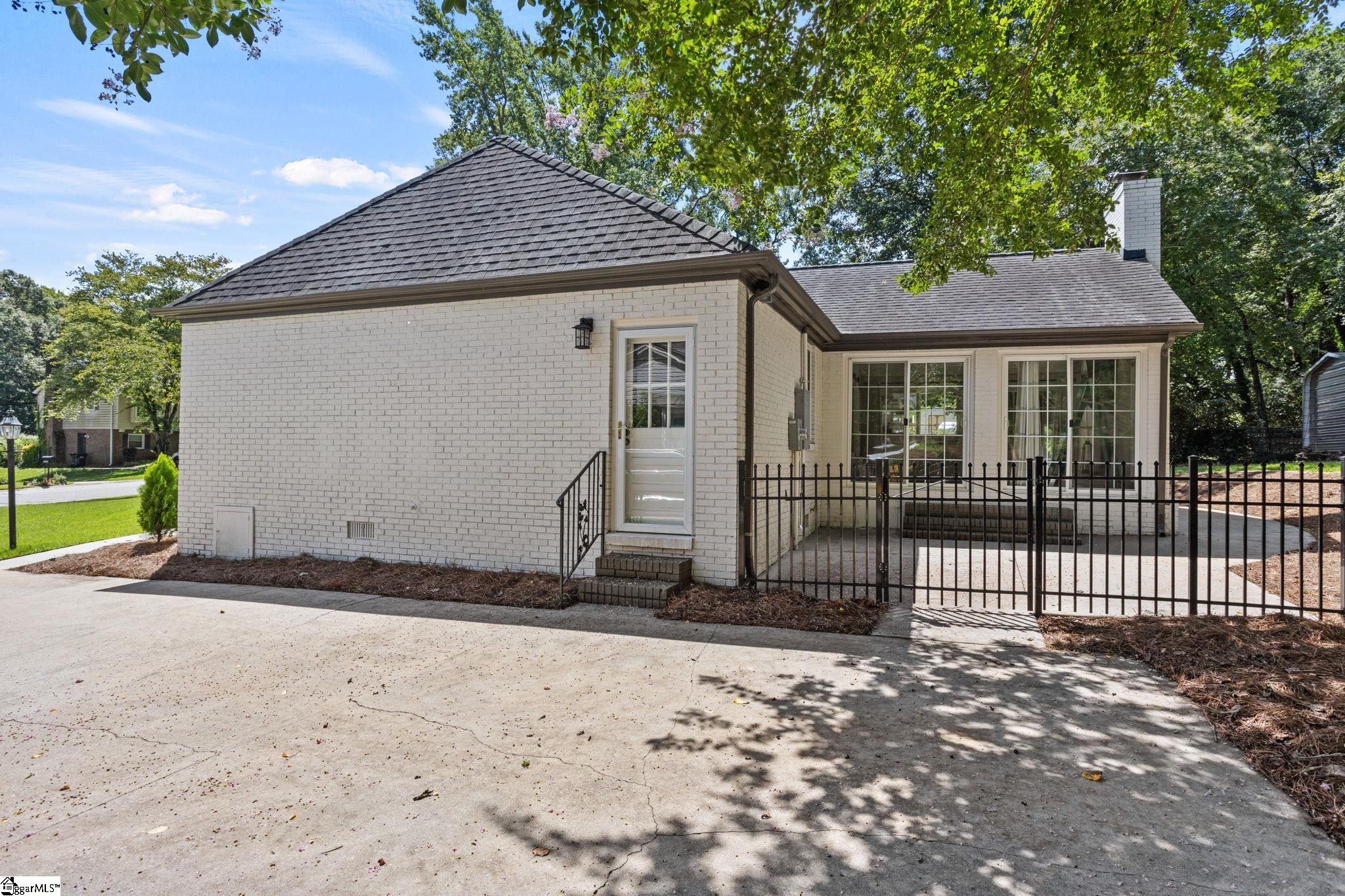 4940 Crosscreek Lane Greenville, SC 29615