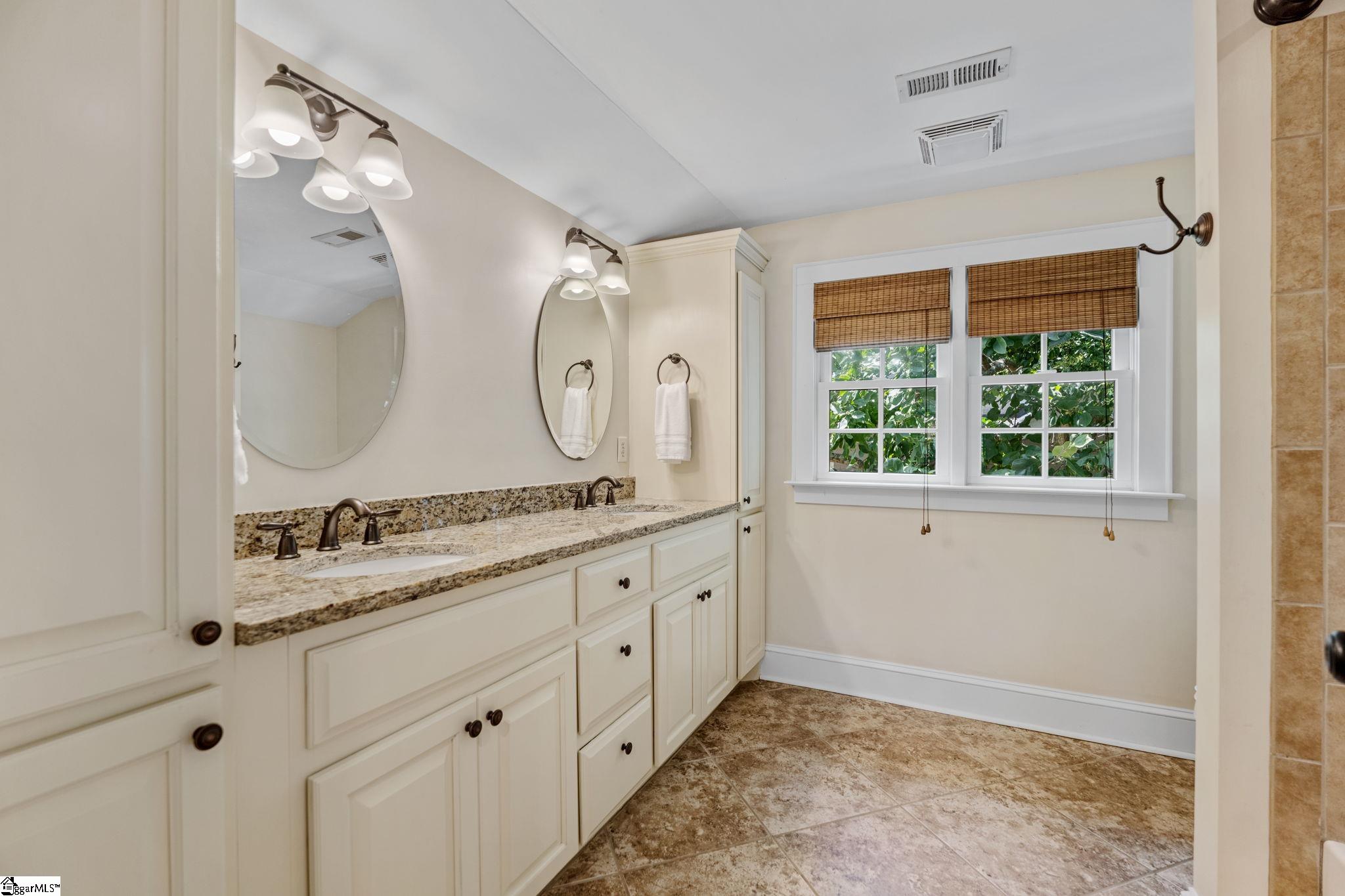 138 Lanneau Drive Greenville, SC 29605