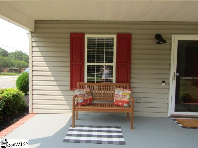 4521 Cross Anchor Road Enoree, SC 29335