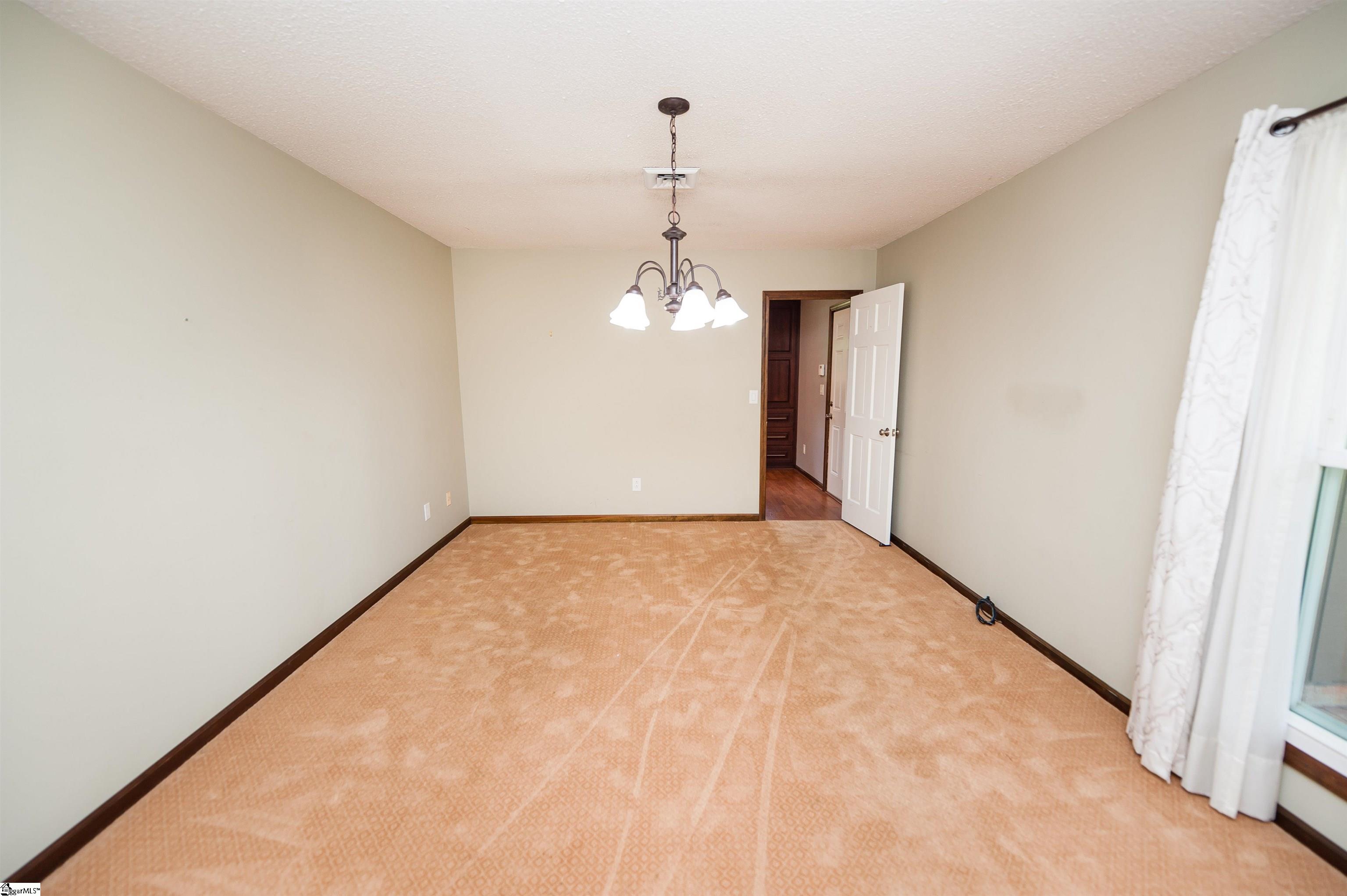 217 N Hill Drive Boiling Springs, SC 29316