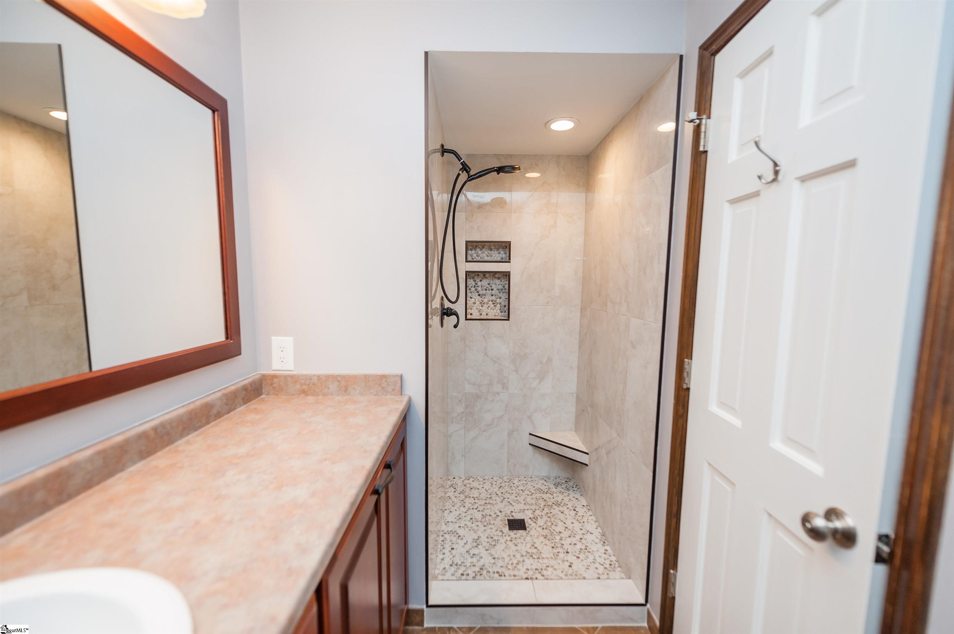 217 N Hill Drive Boiling Springs, SC 29316