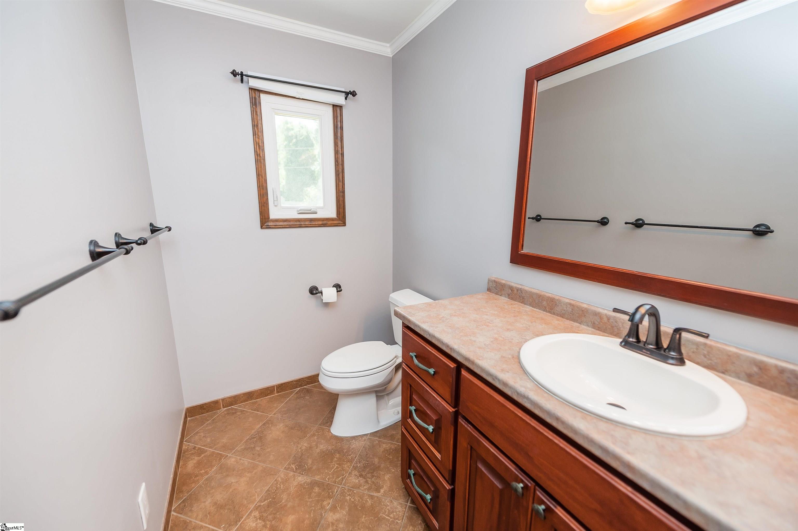 217 N Hill Drive Boiling Springs, SC 29316