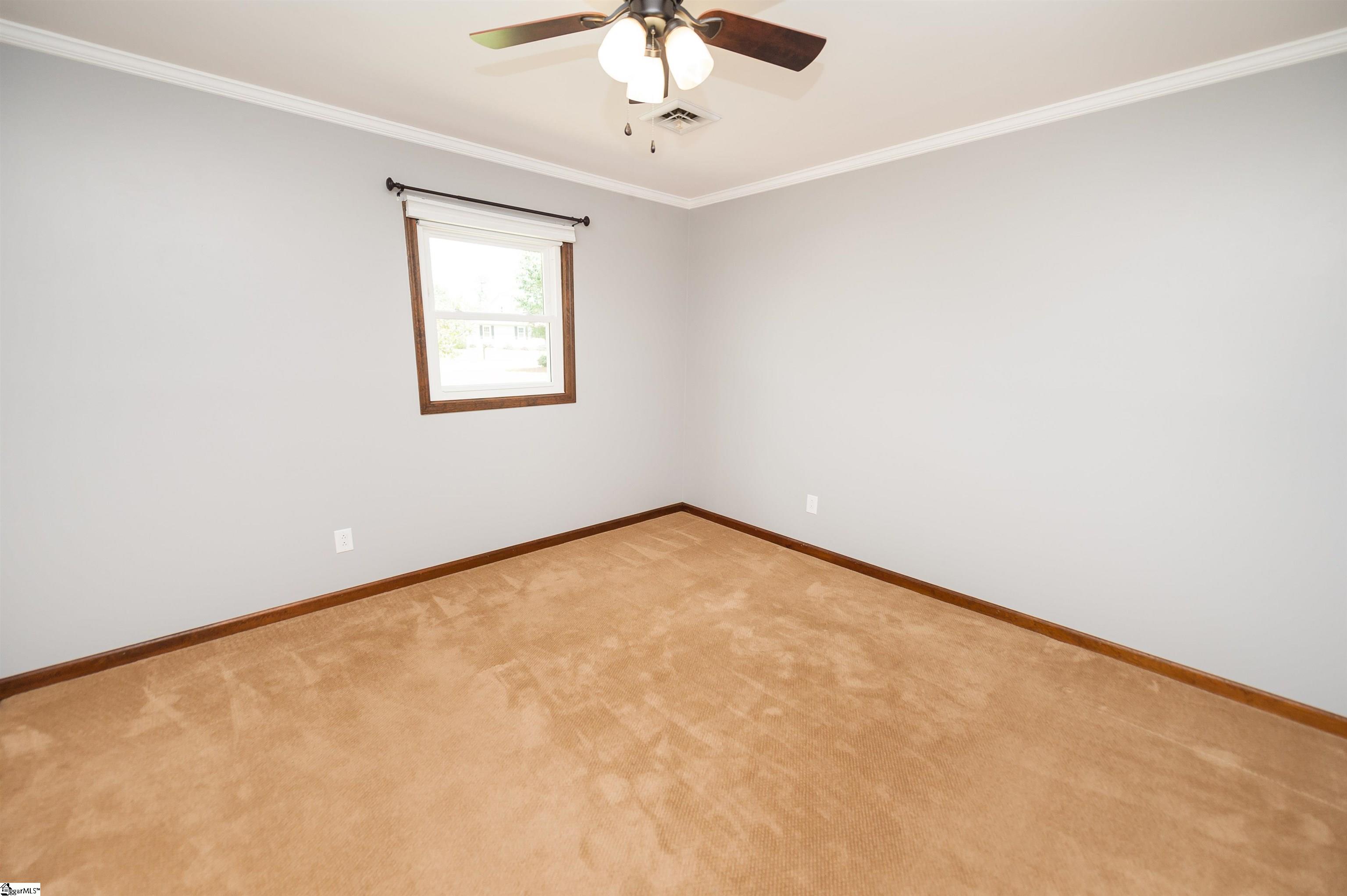 217 N Hill Drive Boiling Springs, SC 29316