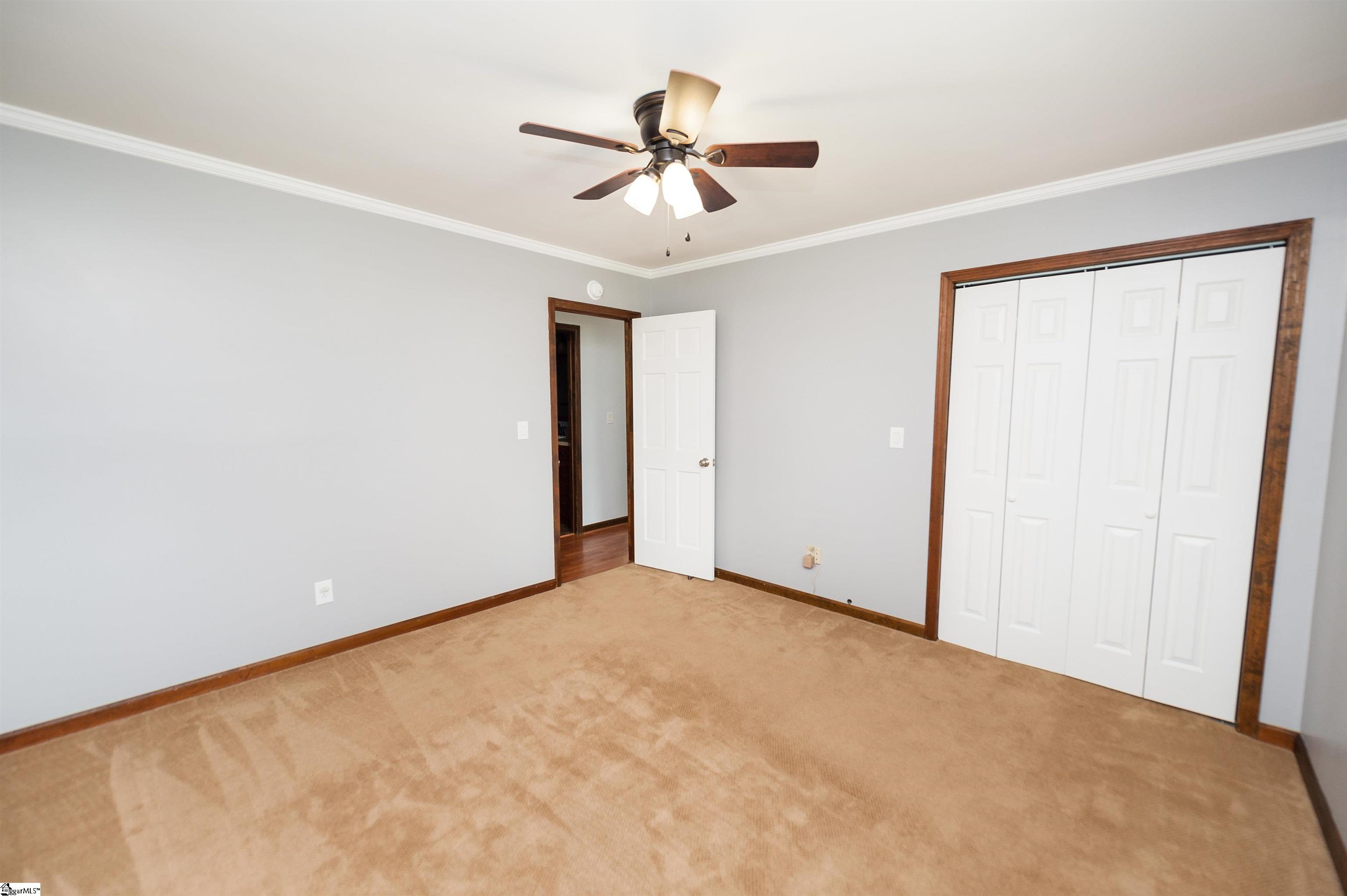 217 N Hill Drive Boiling Springs, SC 29316