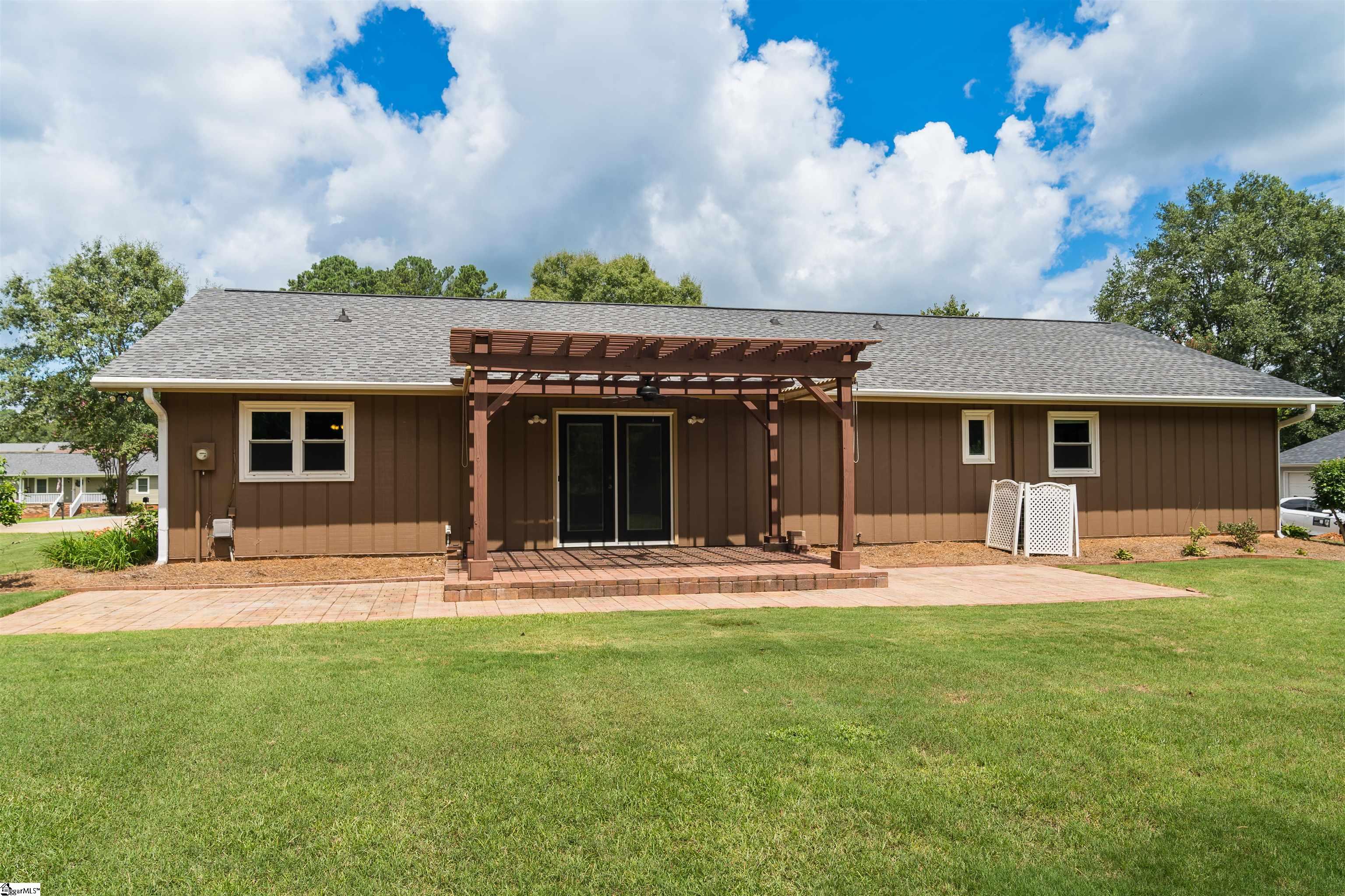 217 N Hill Drive Boiling Springs, SC 29316