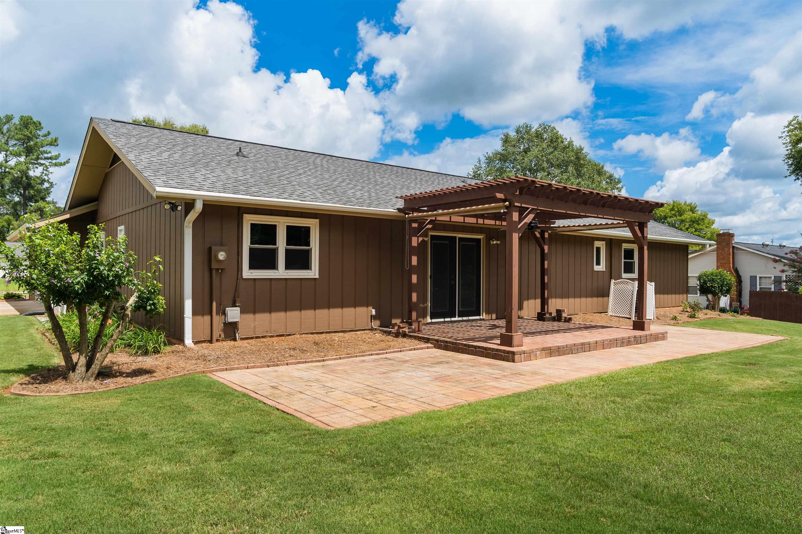 217 N Hill Drive Boiling Springs, SC 29316