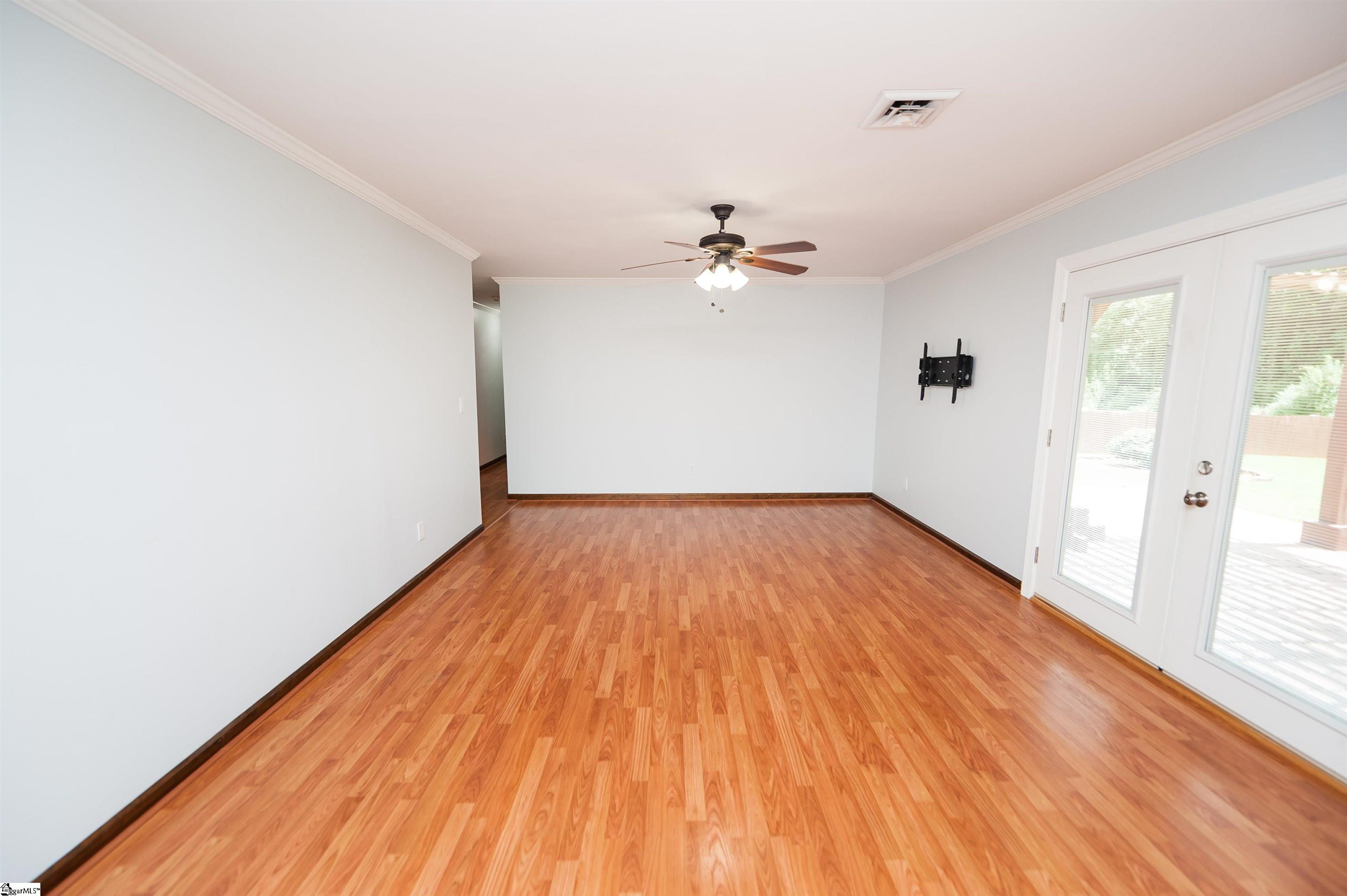 217 N Hill Drive Boiling Springs, SC 29316