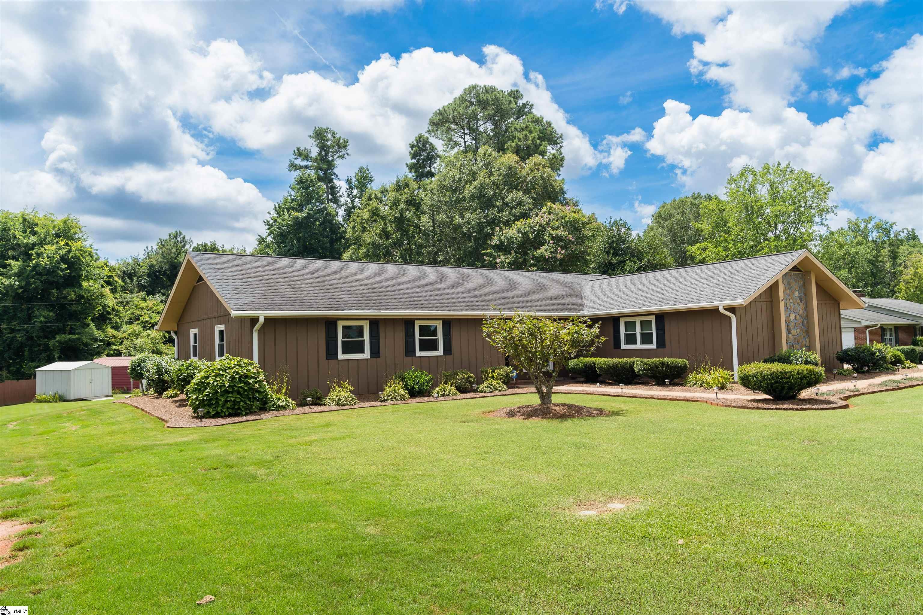 217 N Hill Drive Boiling Springs, SC 29316
