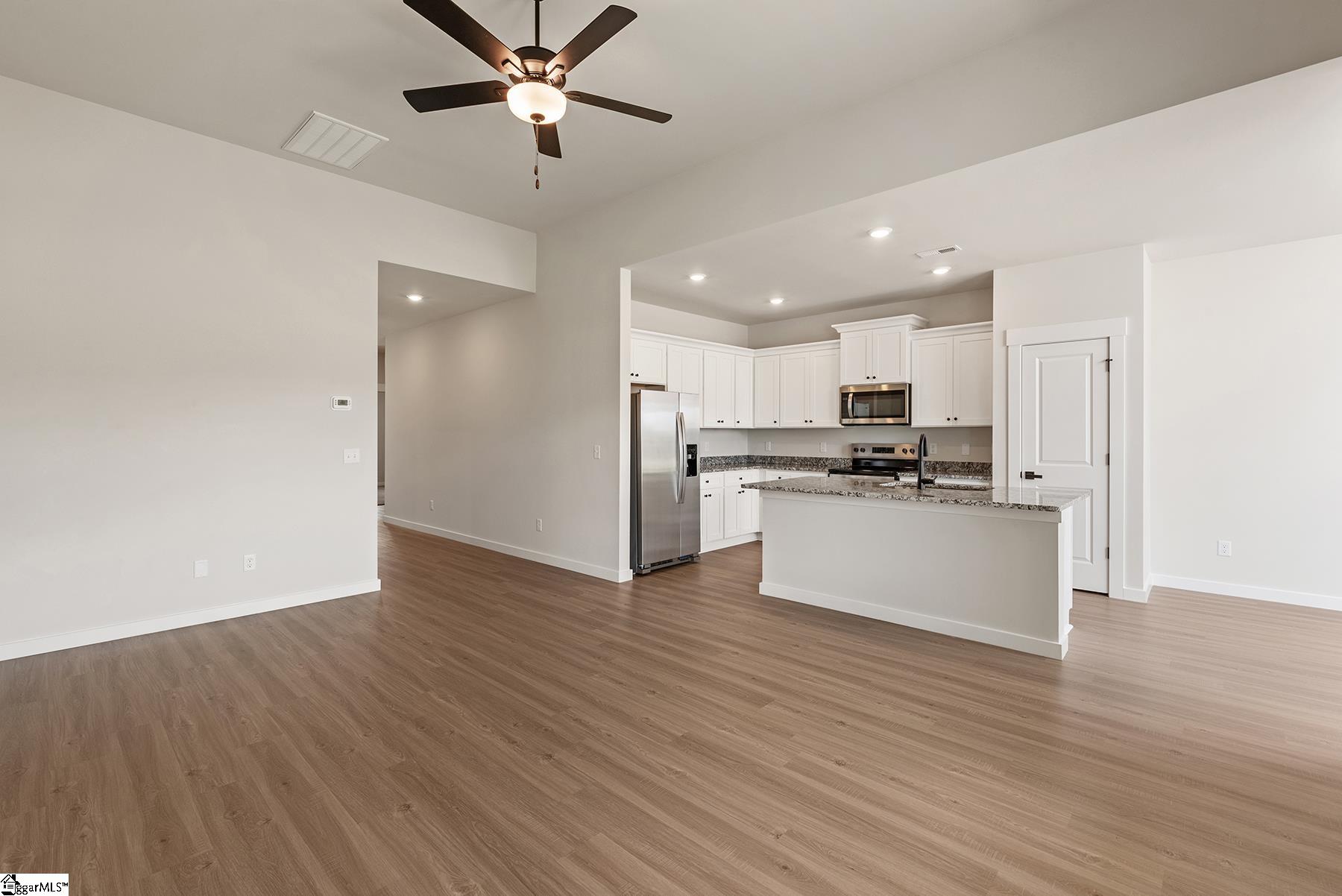 1208 Crested Iris Street Moore, SC 29369