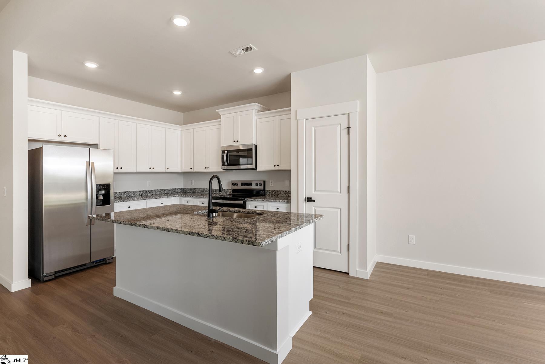 1208 Crested Iris Street Moore, SC 29369