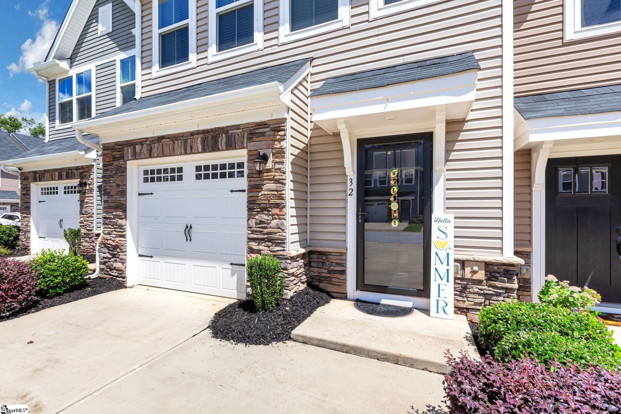 32 Country Dale Drive Greer, SC 29650