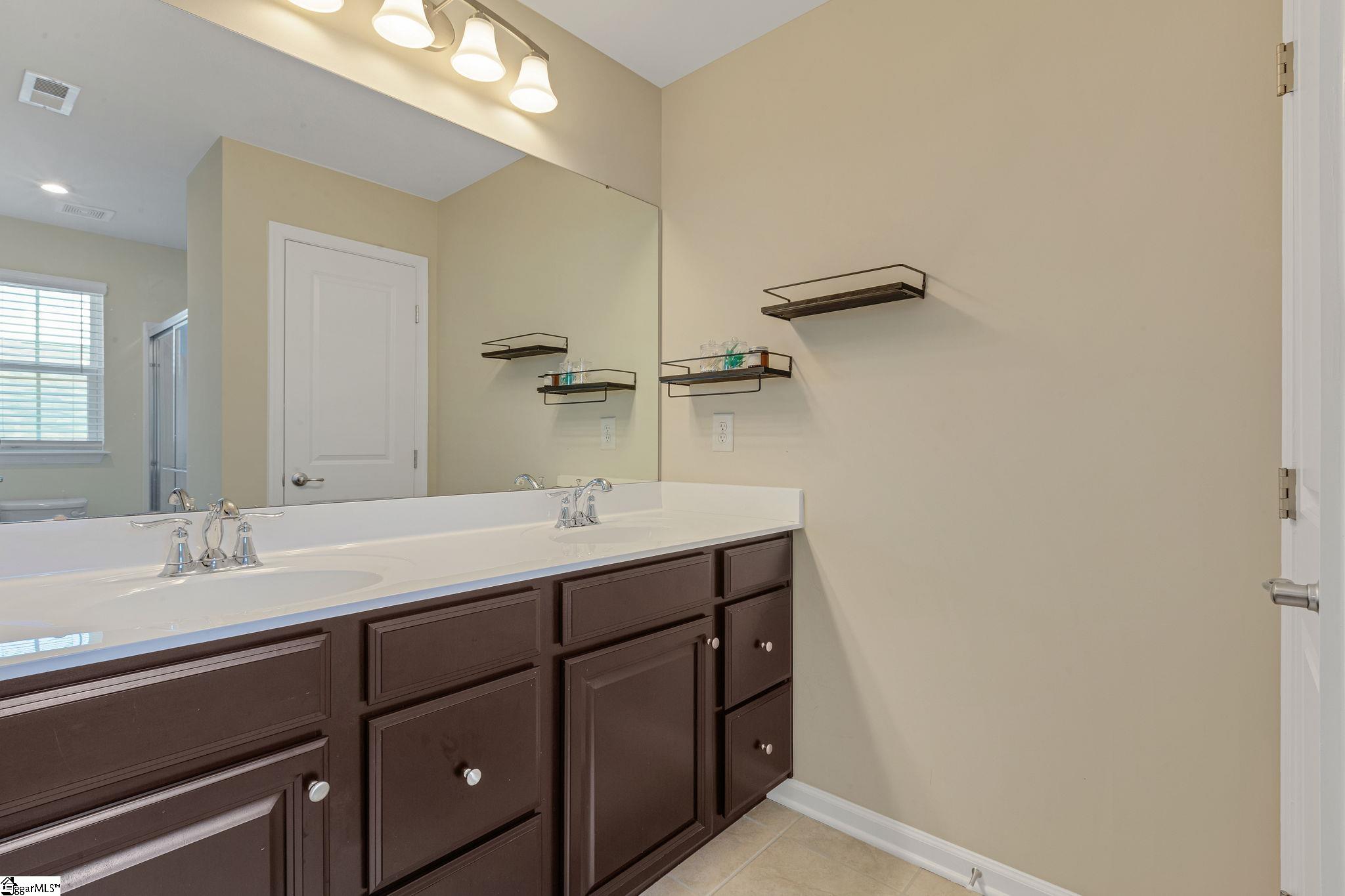 32 Country Dale Drive Greer, SC 29650