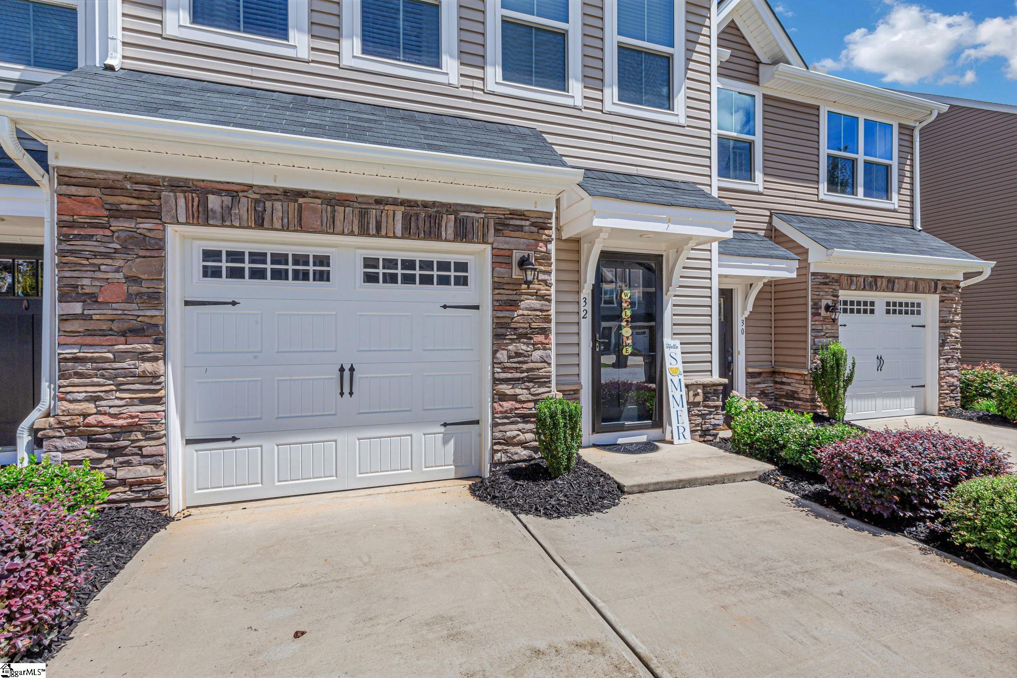 32 Country Dale Drive Greer, SC 29650