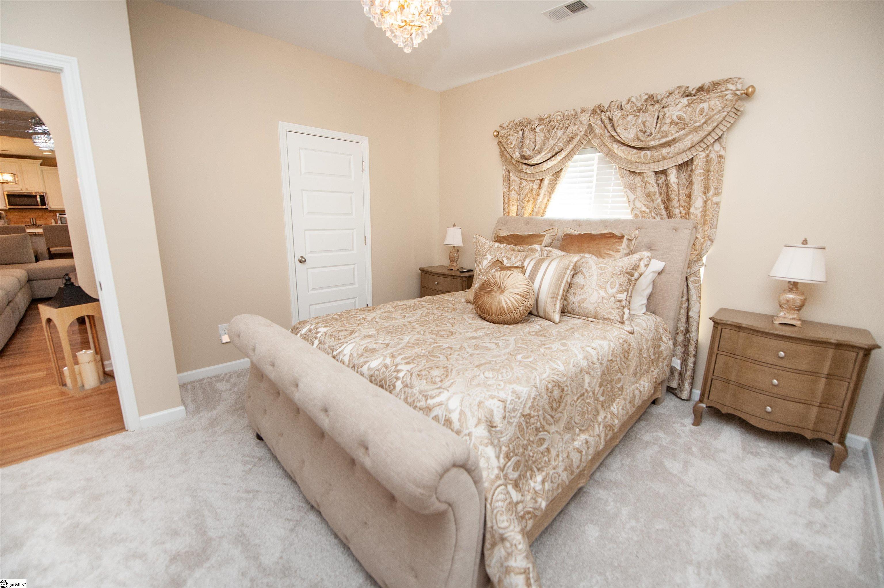 216 Ashcroft Lane Simpsonville, SC 29681-29
