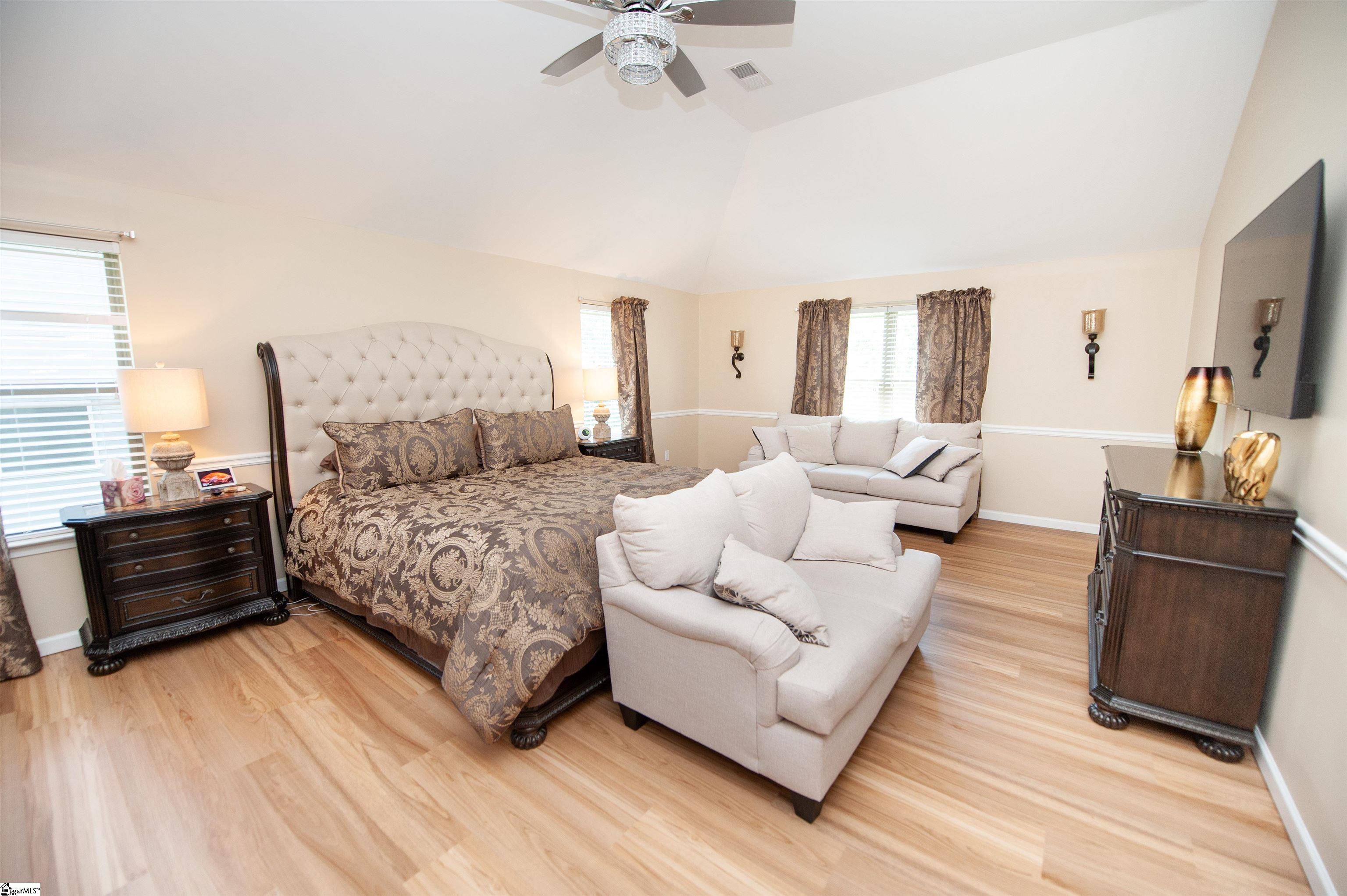 216 Ashcroft Lane Simpsonville, SC 29681-29