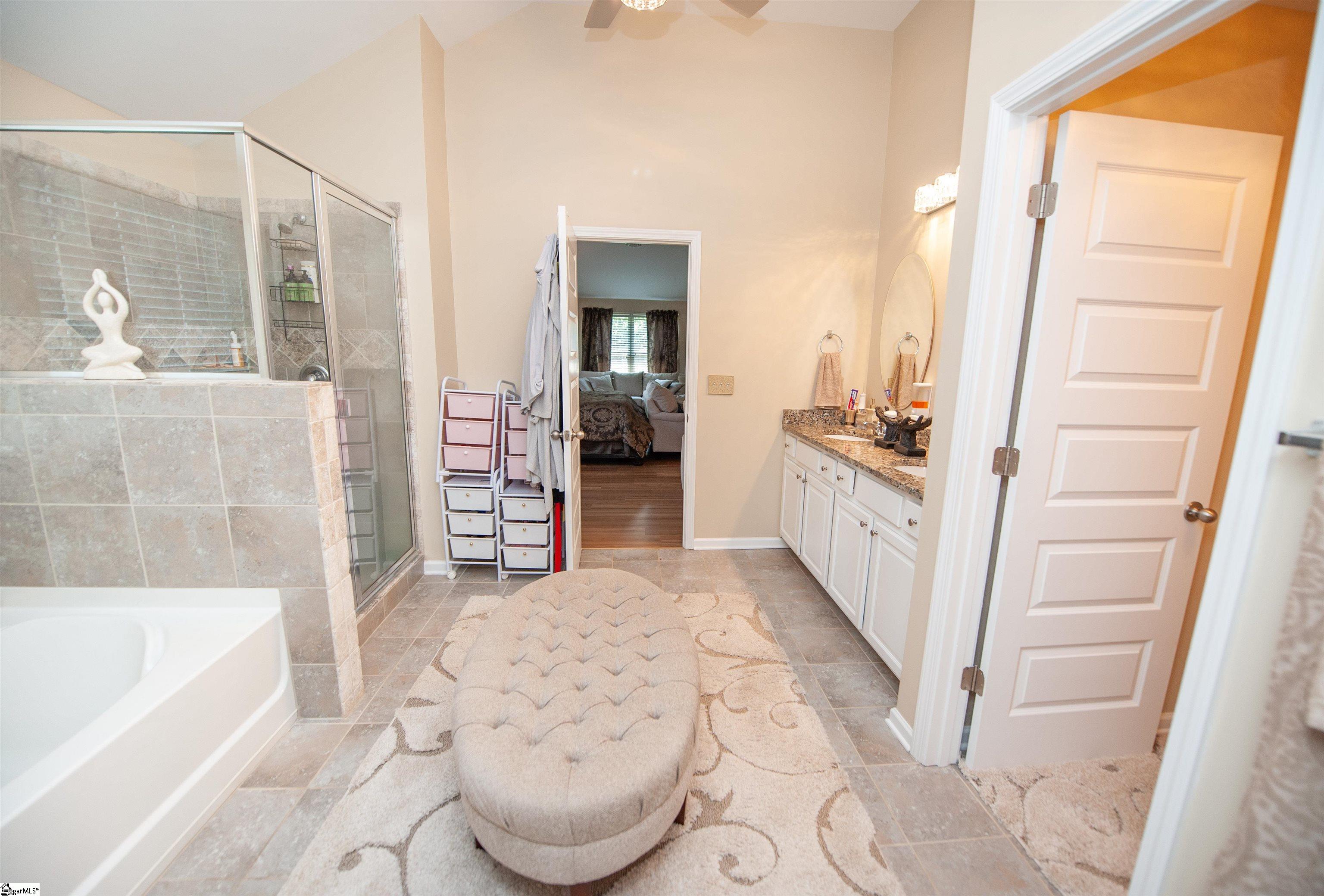 216 Ashcroft Lane Simpsonville, SC 29681-29