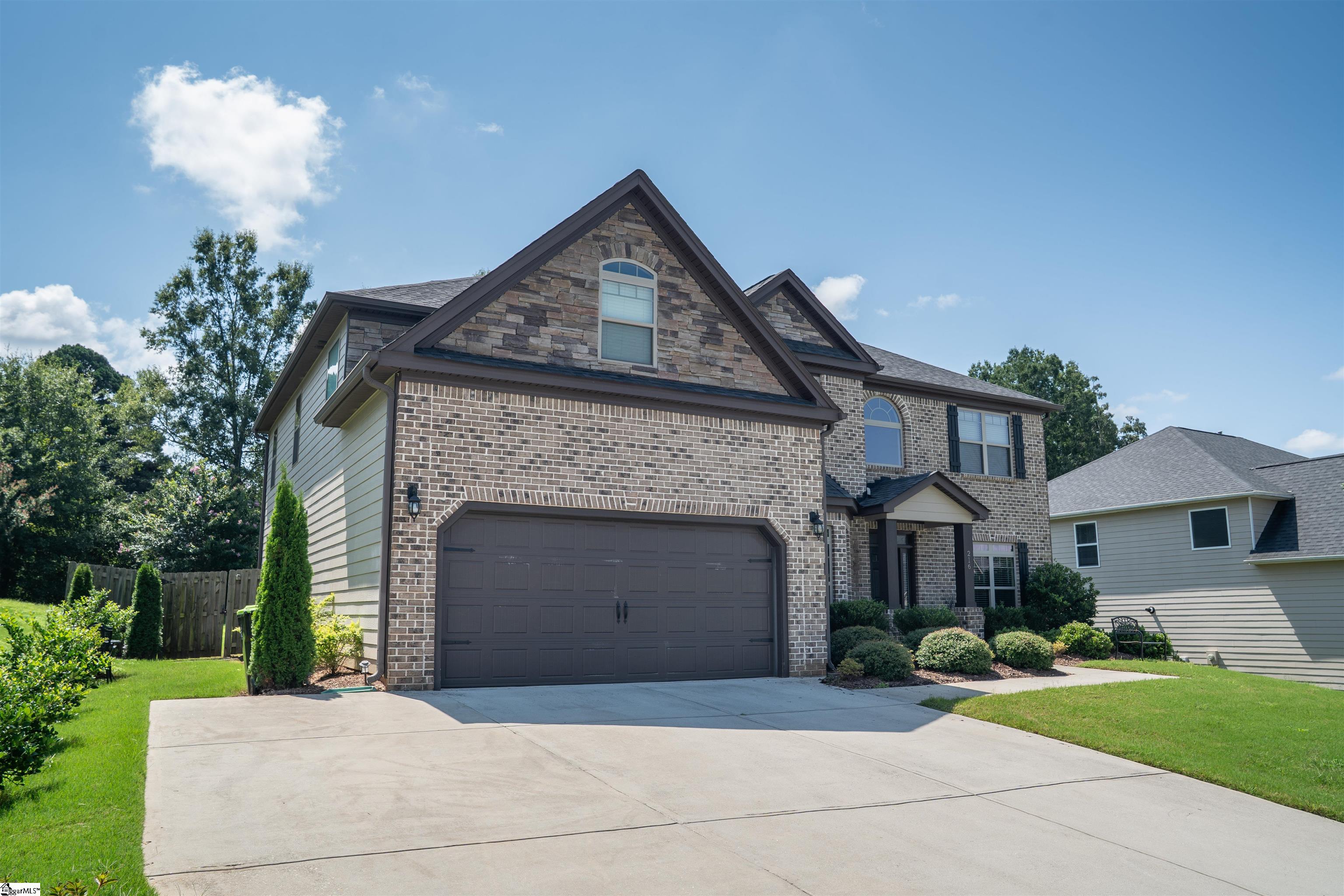 216 Ashcroft Lane Simpsonville, SC 29681-29
